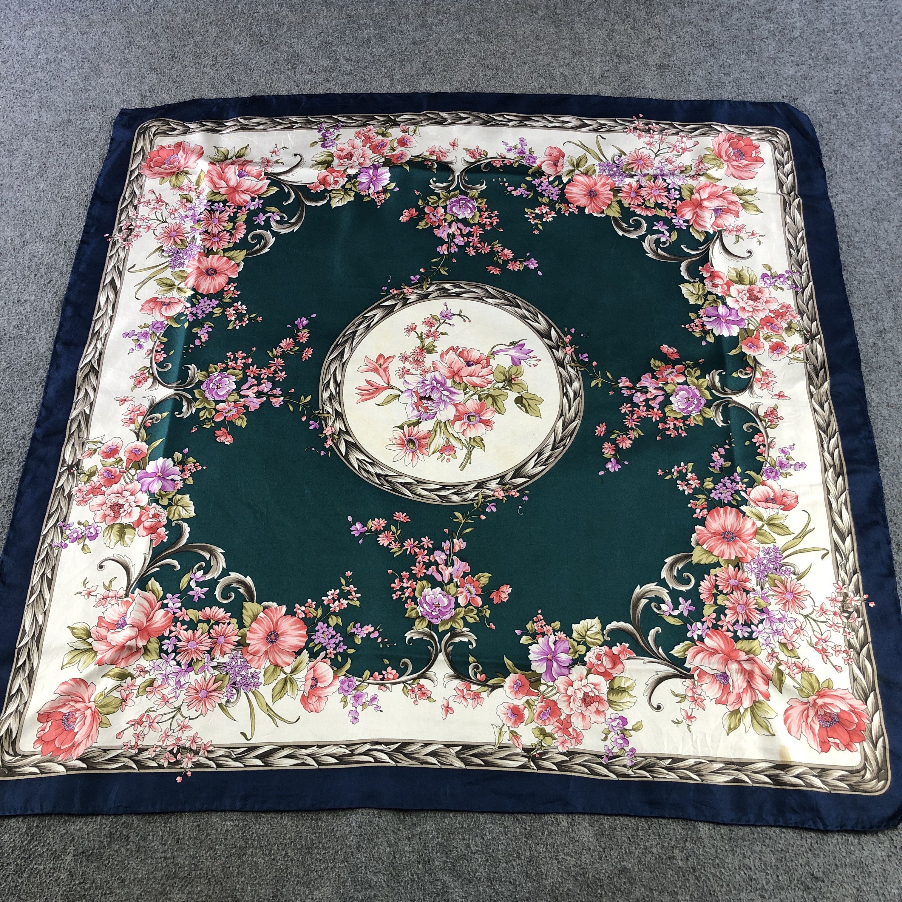 Japanese Brand Luxury Floral Silk Scarf M1372 Size ONE SIZE - 2 Thumbnail