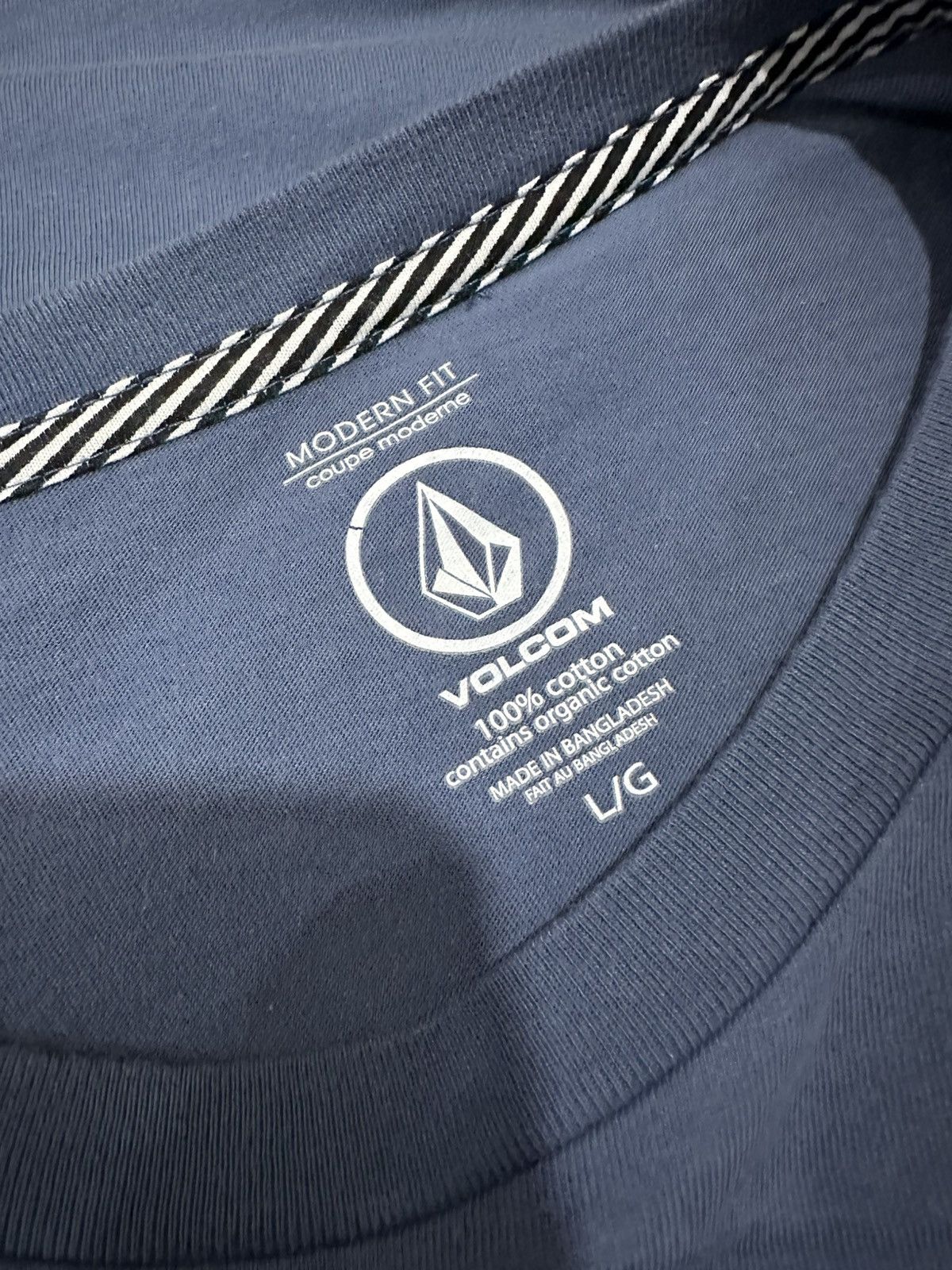 Volcom Volcom Tshirt x Vintage x Rare item Size US L / EU 52-54 / 3 - 6 Thumbnail
