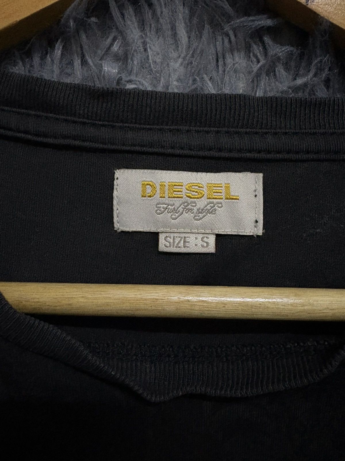 Diesel 🔥HOT🔥 VINTAGE DIESEL BIG LOGO VERY RARE TEE Size US S / EU 44-46 / 1 - 3 Thumbnail