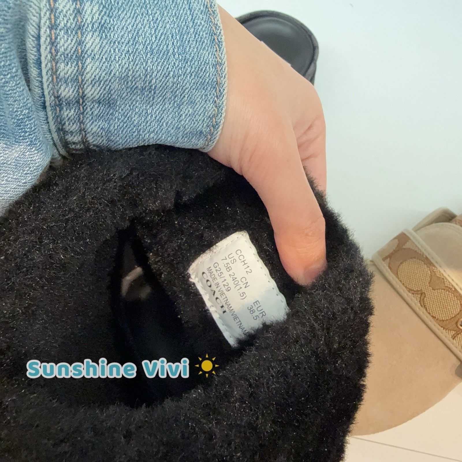 Coach NWT Coach Women's Chunky Sherpa Bootie Suede Black US 7.5 Size US 7.5 / IT 37.5 - 7 Thumbnail