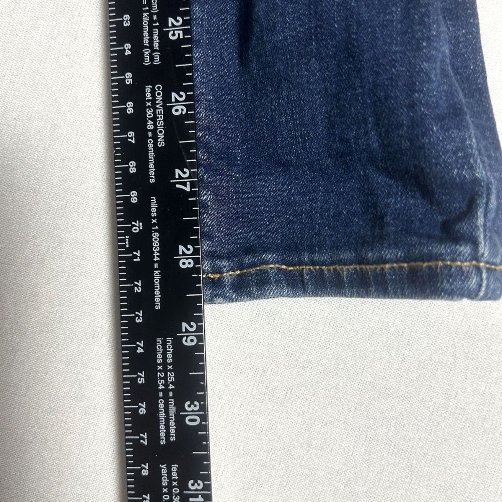 Old Navy Old Navy Jeans Womens Size 0 Blue Denim Stretch 5-Pocket High Rise Skinny Straight Leg Shirt? Size 25" / US 0 / IT 36 - 7 Thumbnail