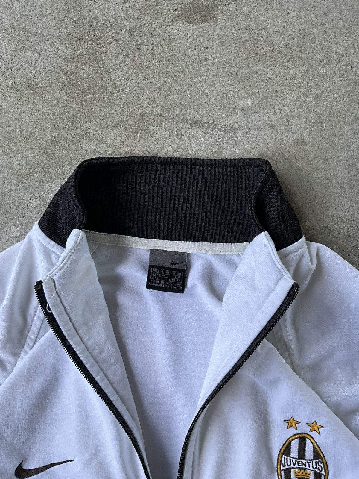 Nike Nike Juventus Vintage Track Jacket 2003/04 Blockcore Size US XL / EU 56 / 4 - 3 Thumbnail