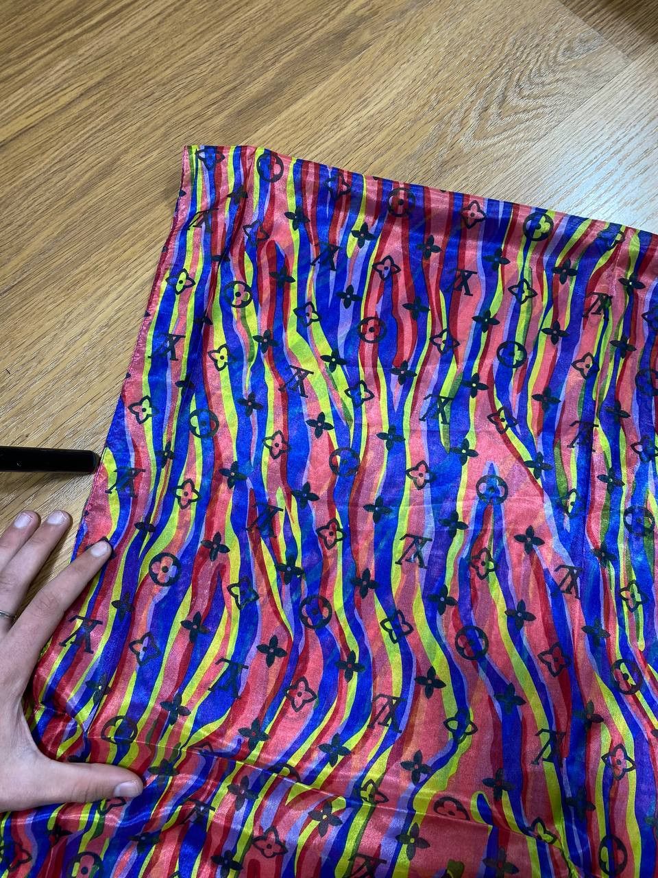 Louis Vuitton Louis Vuitton Multicolor Monogram Scarf Size ONE SIZE - 10 Thumbnail