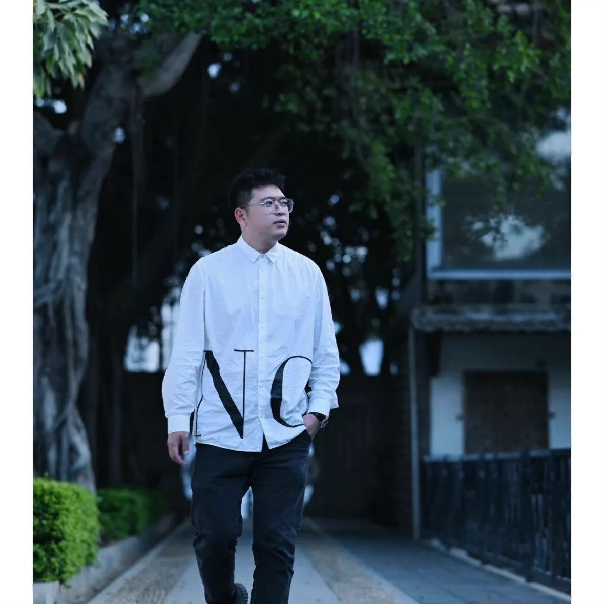 Valentino Valentino Oversized Large Logo Print Shirt 41 L Size US L / EU 52-54 / 3 - 7 Thumbnail