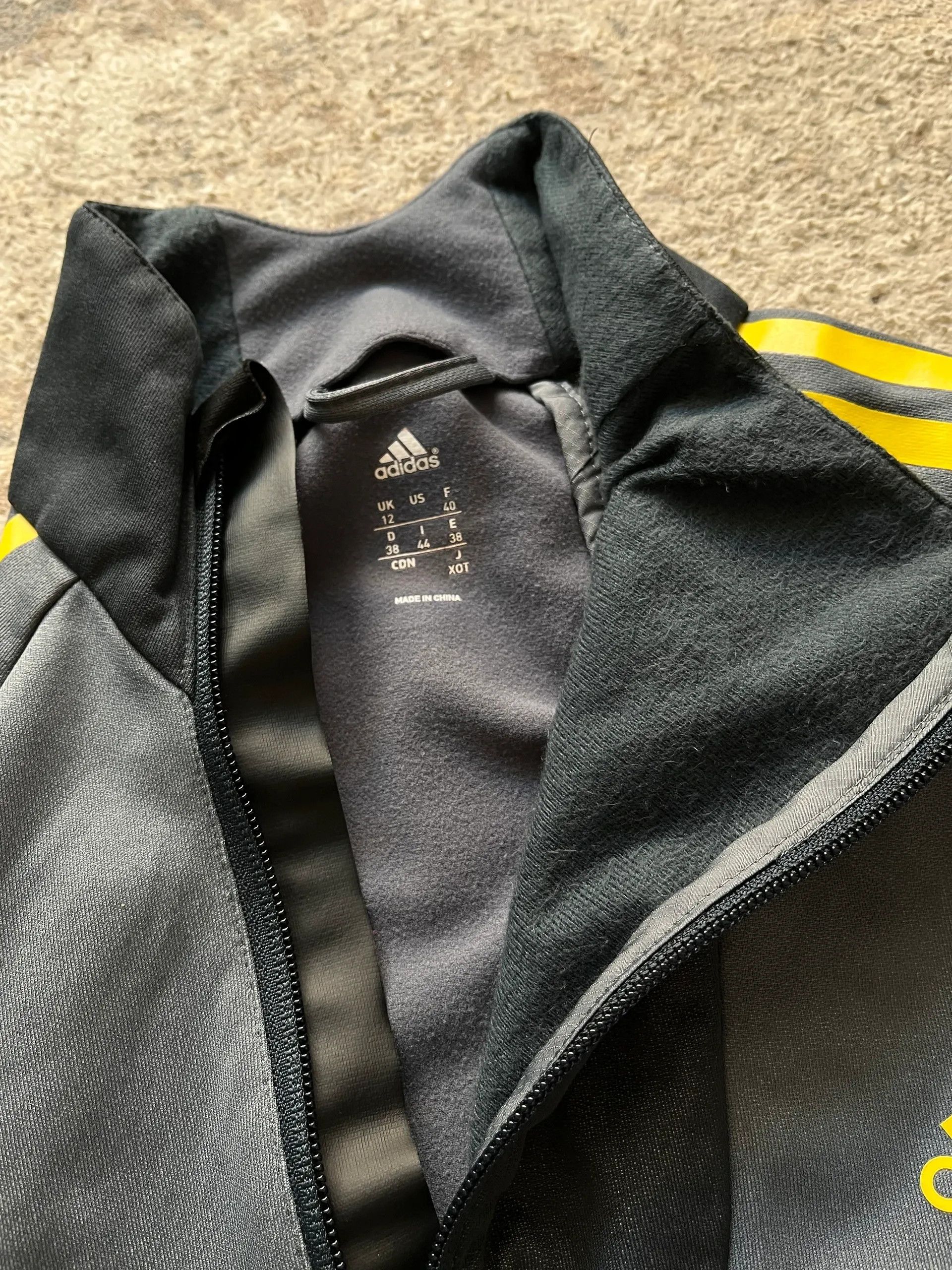 Adidas Adidas Sz 44 / 12 / L Track Jacket Rare 2013 Windbreaker Size L / US 10 / IT 46 - 10 Thumbnail