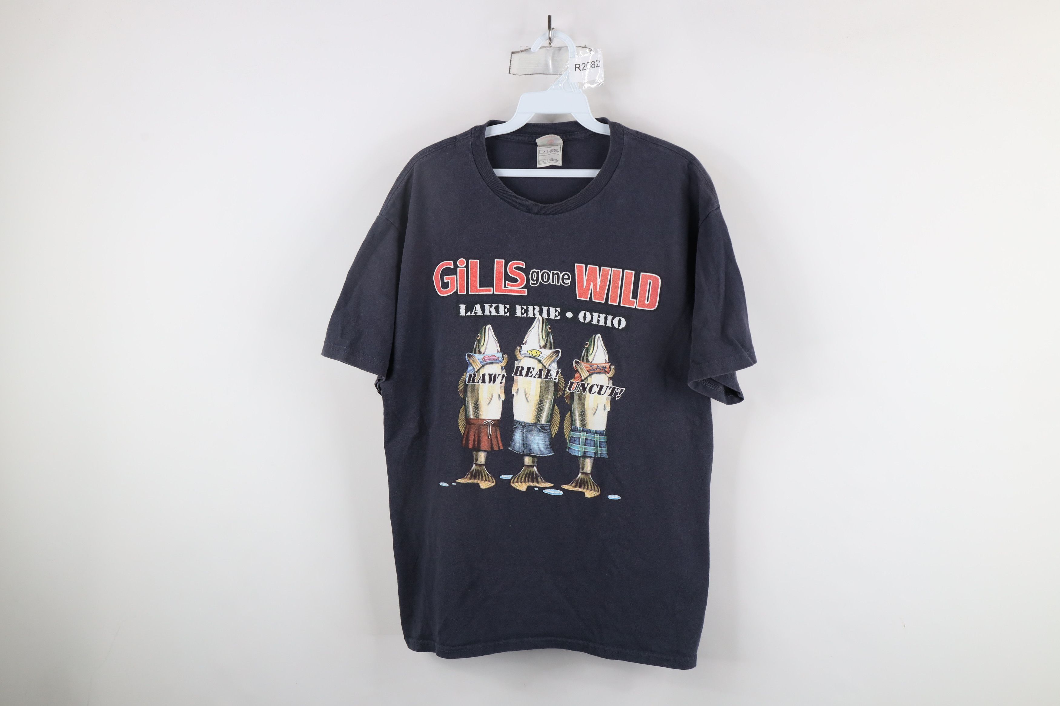 Vintage Vintage Y2K Streetwear Out Gills Gone Wild Fishing T-Shirt Size US L / EU 52-54 / 3 - 1 Thumbnail