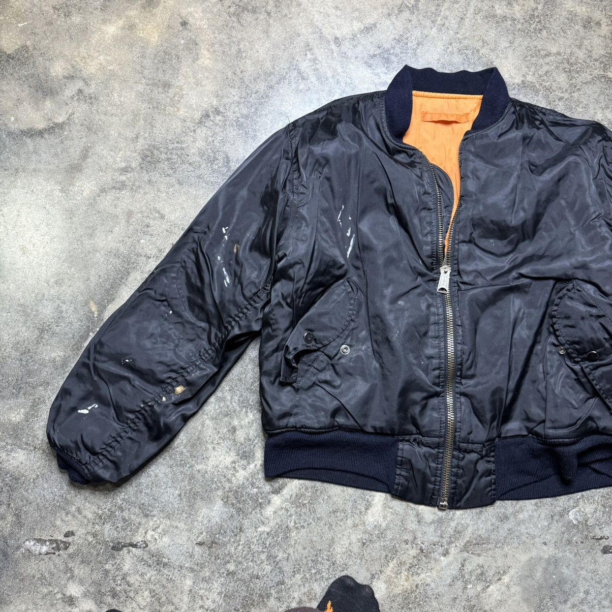 Vintage vintage zip up black army bomber reversible jacket Size US L / EU 52-54 / 3 - 8 Thumbnail