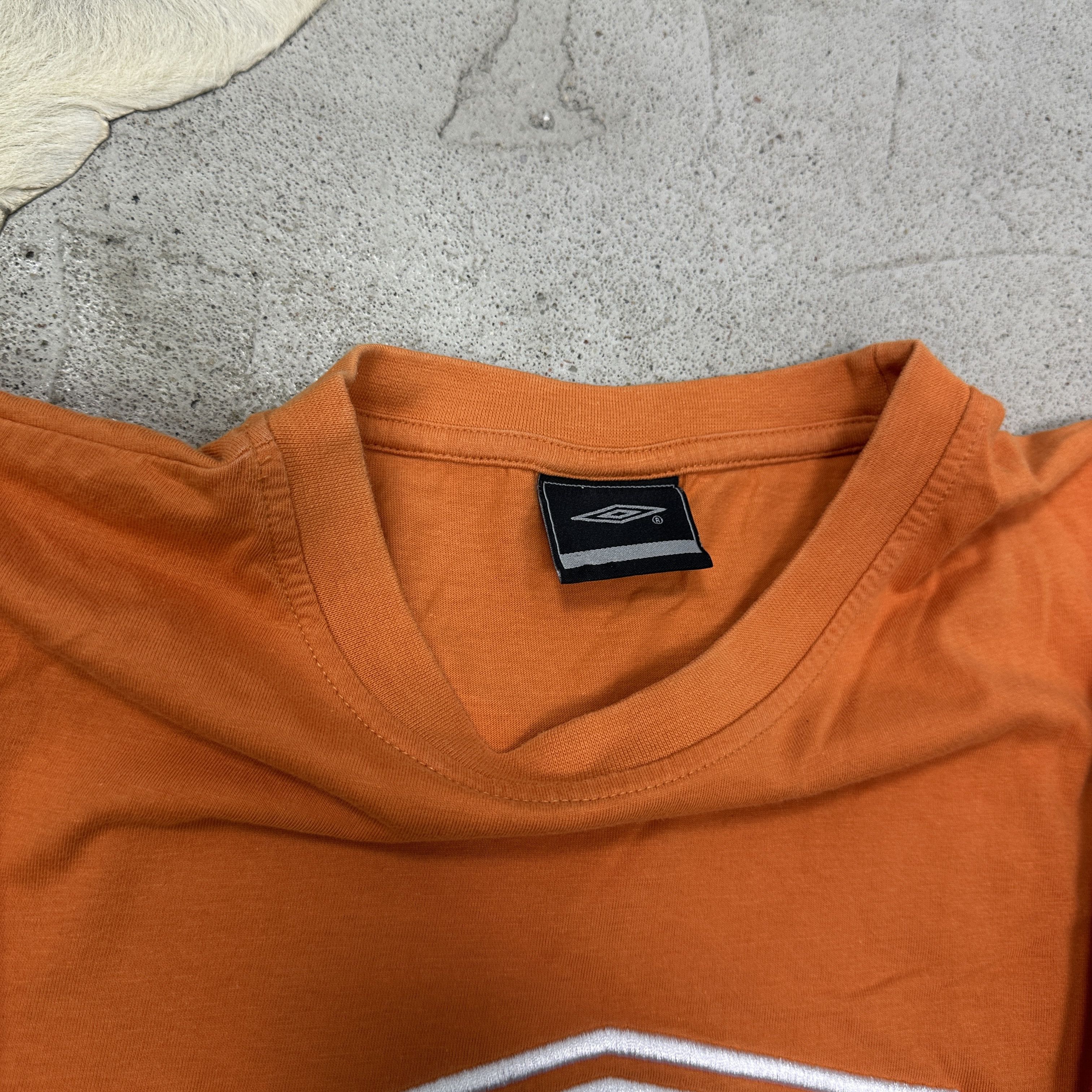Umbro Vintage Sporty Streetwear Casual Umbro T-shirt 00s Size US S / EU 44-46 / 1 - 3 Thumbnail