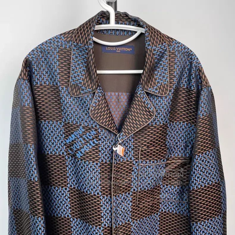 Louis Vuitton Louis Vuitton Fei Dong Xiu Blue Checkerboard Logo Long Sle Size US XL / EU 56 / 4 - 2 Thumbnail