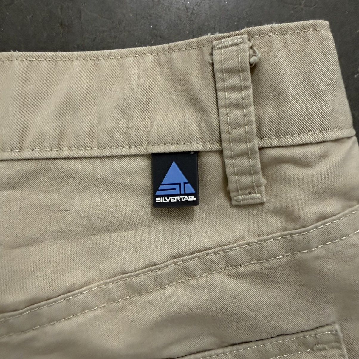 Levi's Vintage Levi’s Silvertab Cargo Shorts Beige Utility Mesh Size US 31 - 5 Thumbnail