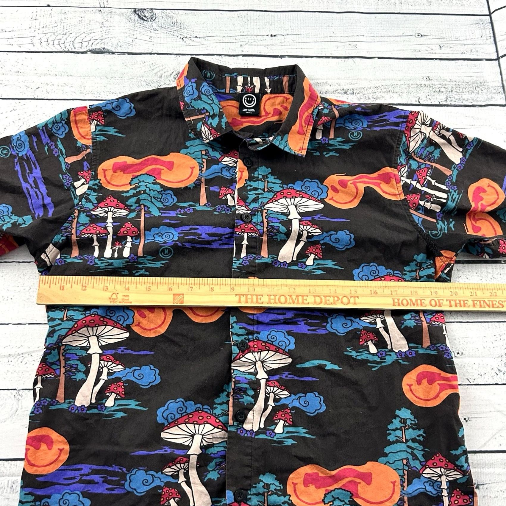 Vintage NEFF Short Sleeve Mushroom Button Front Shirt Mens Small Size US S / EU 44-46 / 1 - 4 Thumbnail