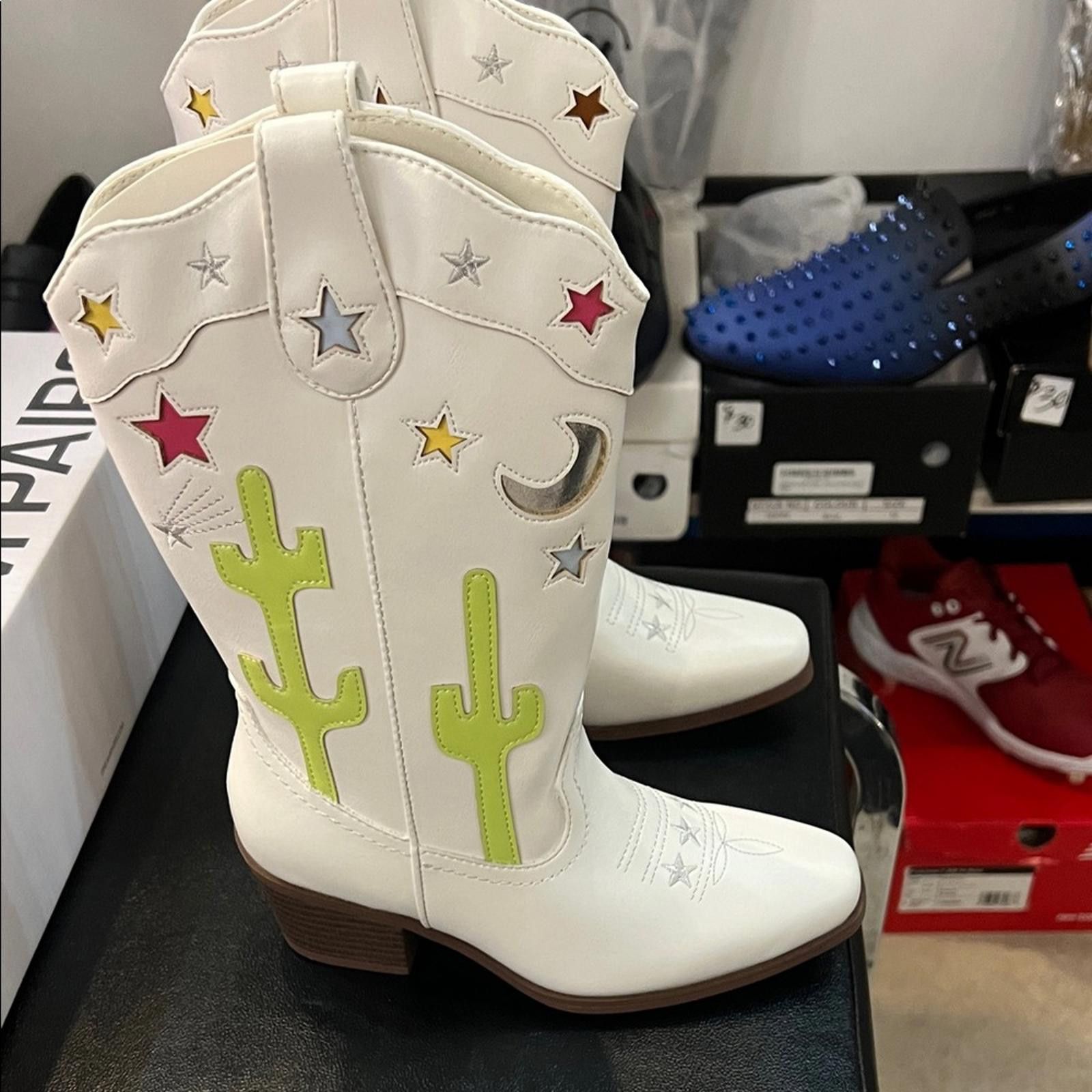 Other Dream Pairs White and Green Heeled Boots Size US 5 / EU 37 - 4 Thumbnail