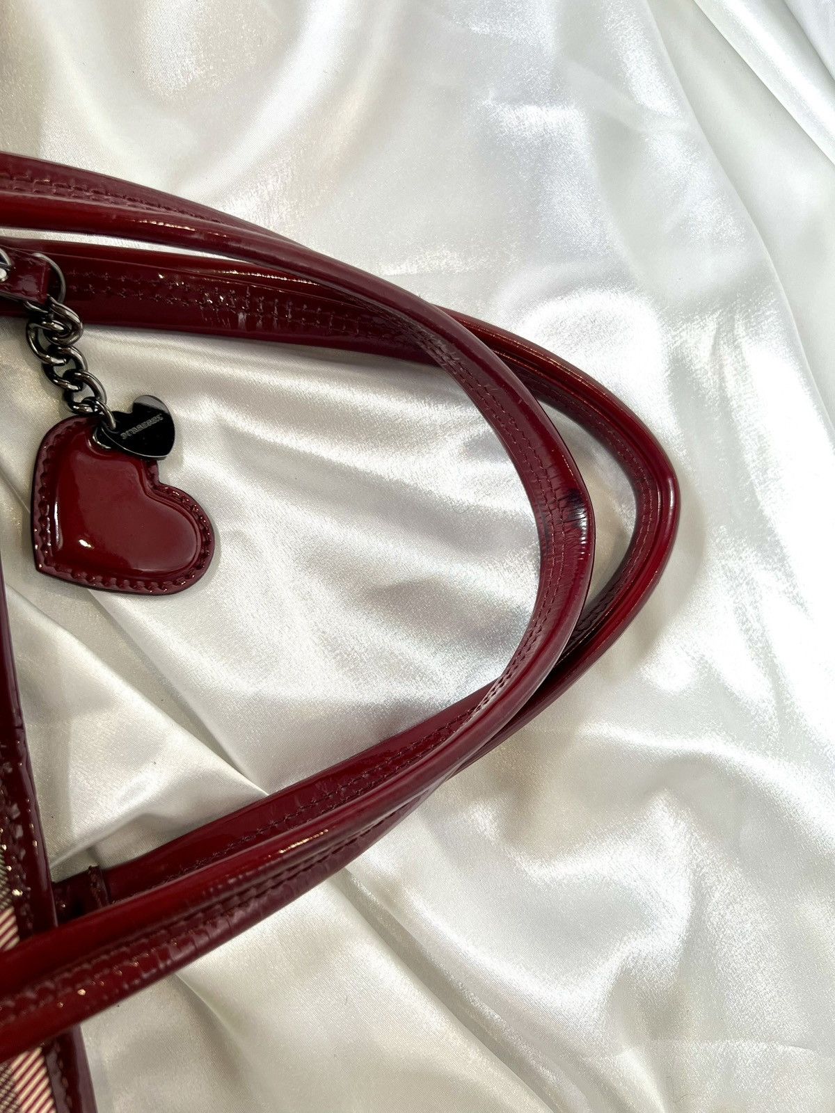 Burberry Burberry Heart Check Tote – Burgundy Red Size ONE SIZE - 18 Thumbnail