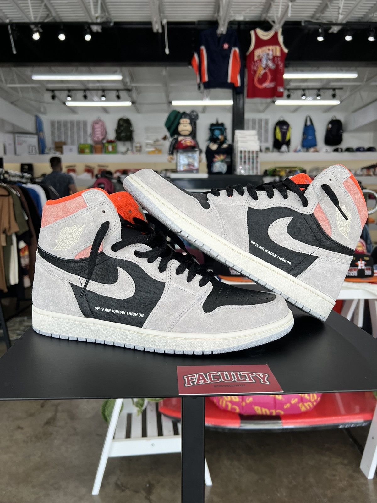 Nike Jordan 1 Retro High Neutral Grey Hyper Crimson | Grailed