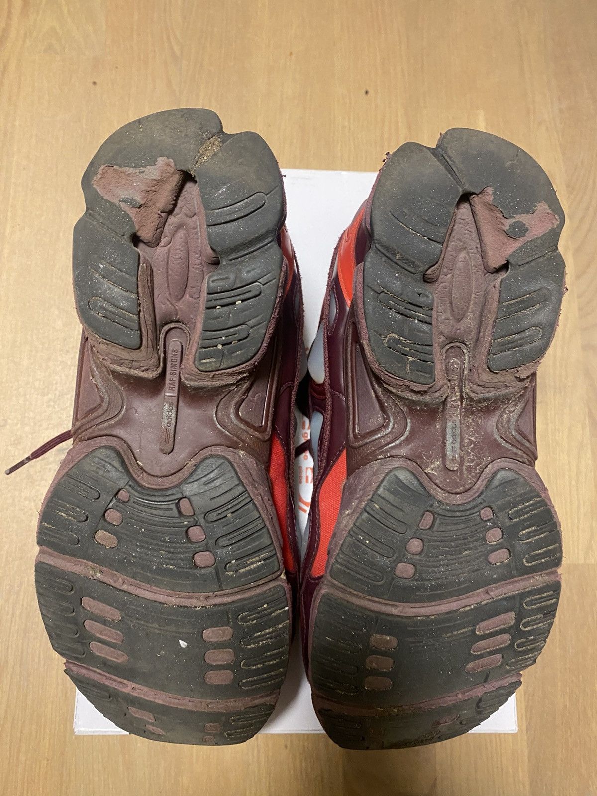 Adidas × Raf Simons Adidas x raf simons ozweego 3 burgundy Size US 10 / EU 43 - 5 Thumbnail
