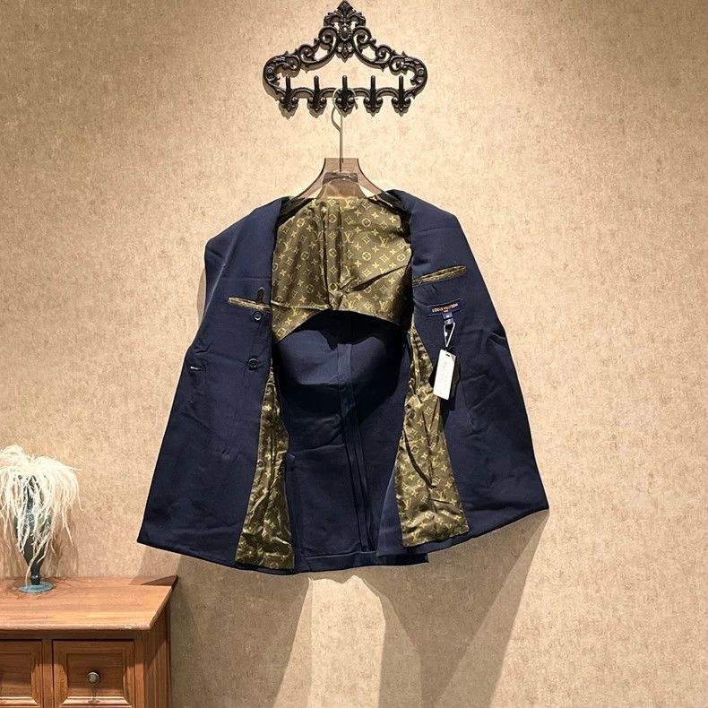 Louis Vuitton Louis Vuitton Midnight blue print leather button blazer ja Size XS / US 0-2 / IT 36-38 - 7 Thumbnail