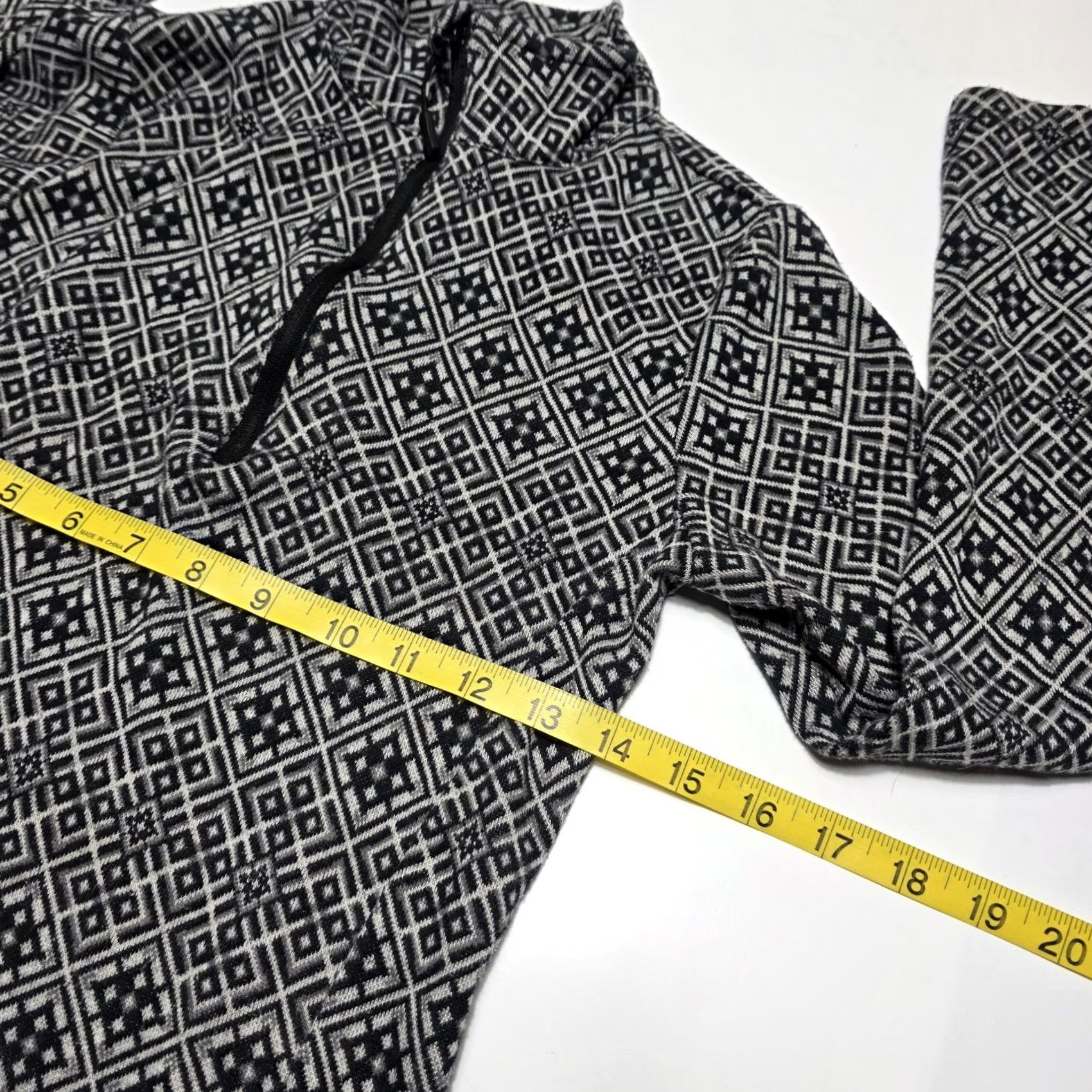 Eddie Bauer Eddie Bauer 1/4 Zip Top Women's Gray Black Diamond Geometric Long Sleeve Small Size S / US 4 / IT 40 - 5 Thumbnail