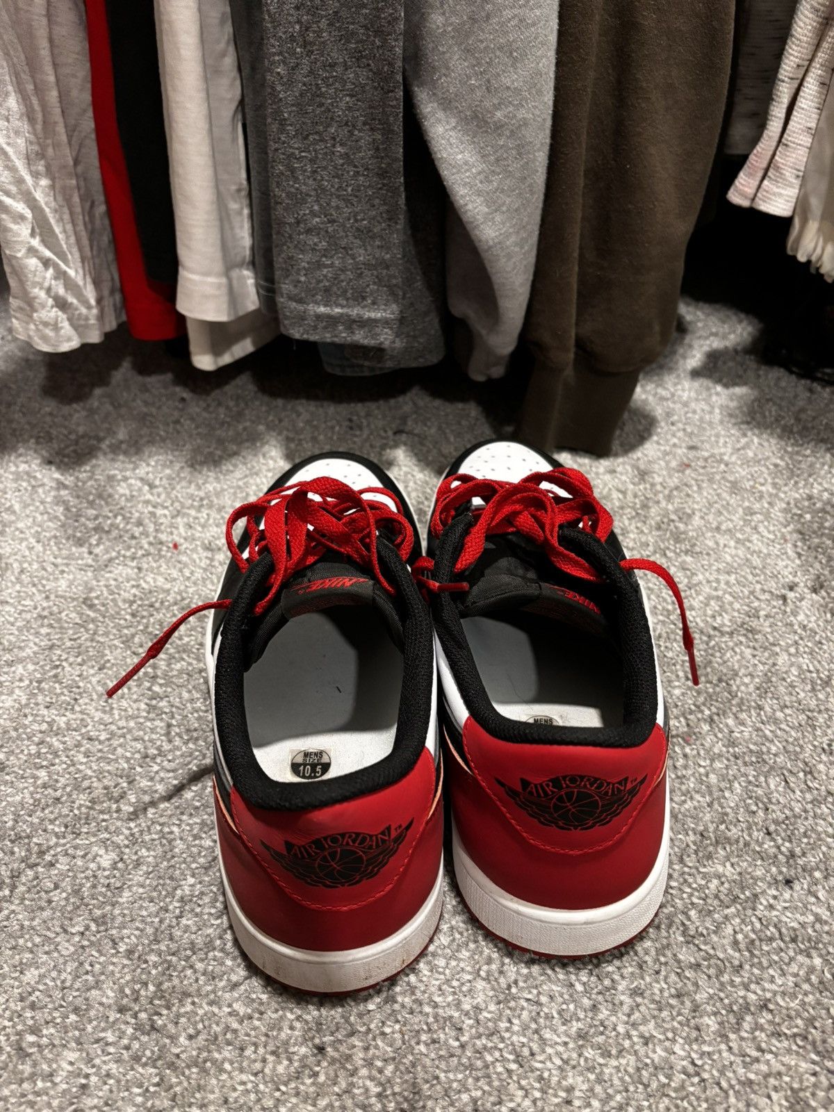 Jordan Brand Jordan 1 Low Black Toe Size US 10.5 / EU 43-44 - 2 Thumbnail