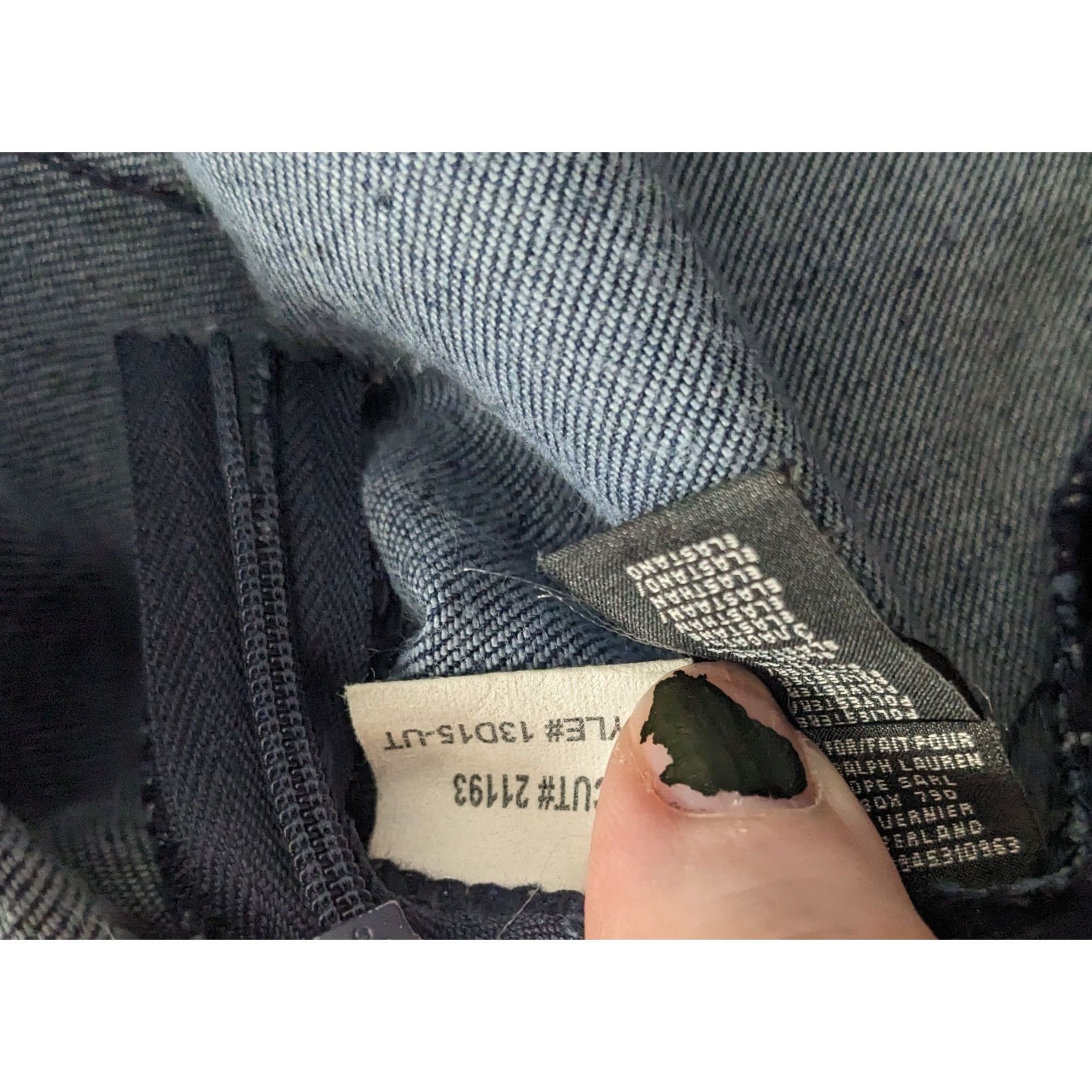 Ralph Lauren Vintage Ralph Lauren Blue Denim Skirt With Leather And Chain Size 26" / US 2 / IT 38 - 12 Thumbnail