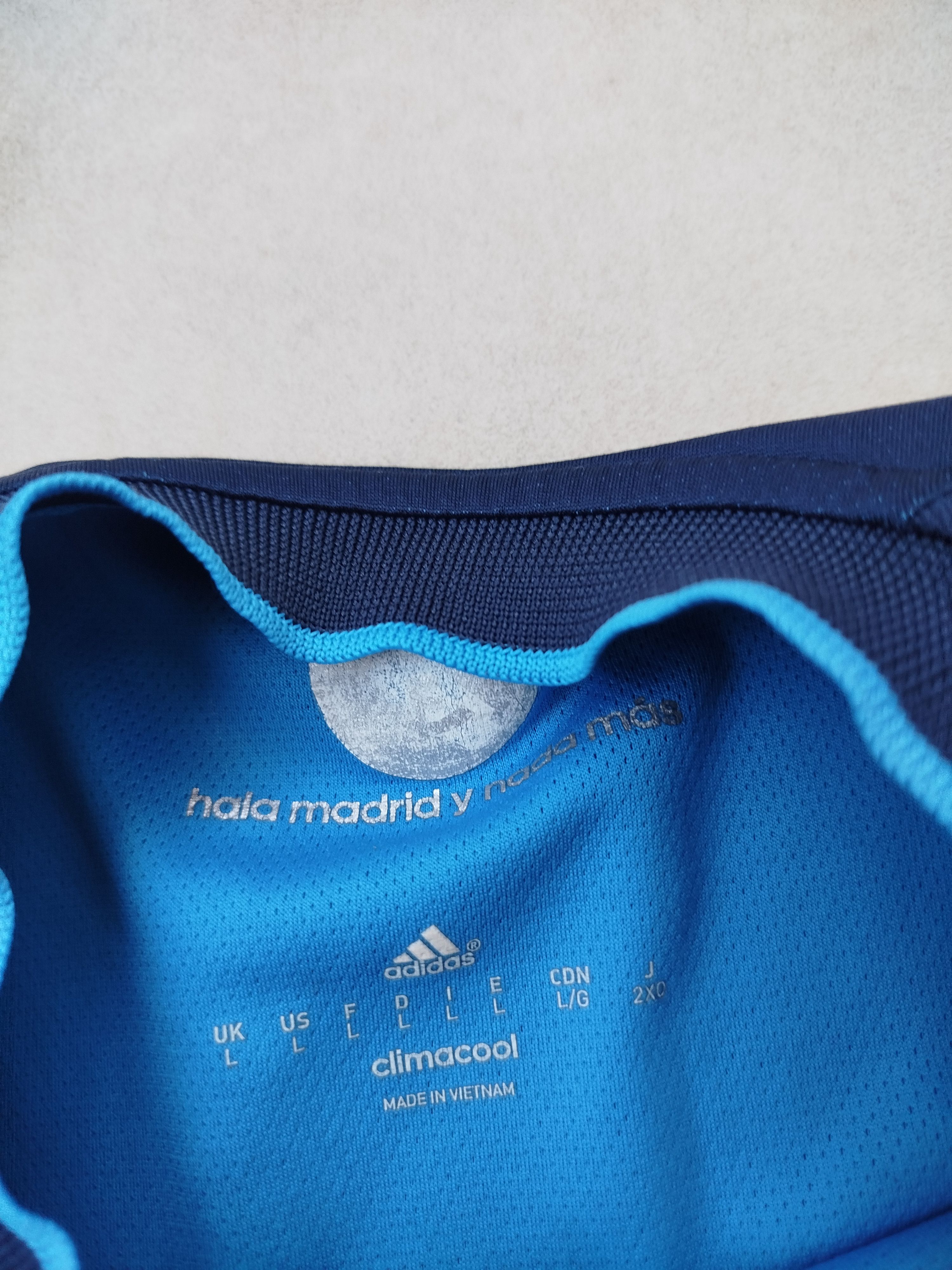 Adidas REAL MADRID 2016 2017 THIRD FOOTBALL SHIRT L Size US L / EU 52-54 / 3 - 4 Thumbnail