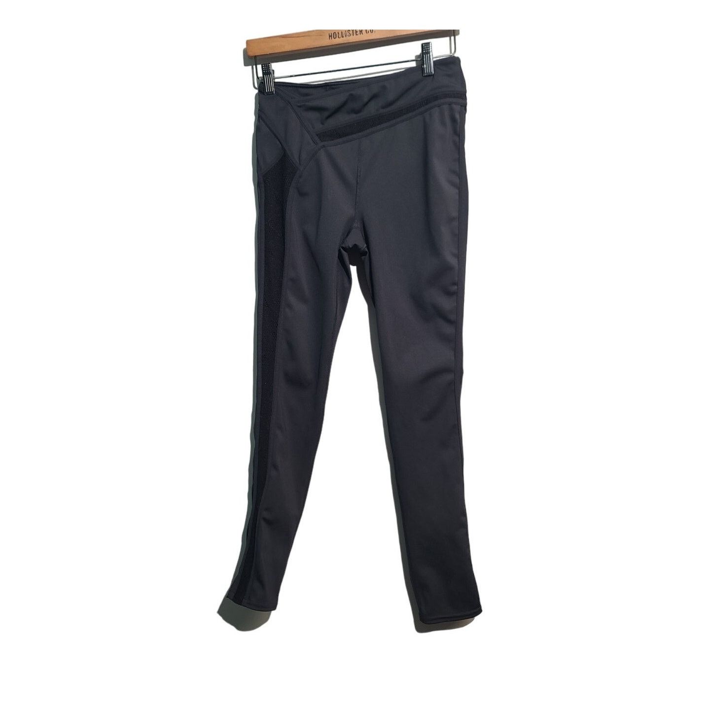Free People FP Movement Free People Beyond Yoga Black Leggings Size 27" / US 4 / IT 40 - 1 Thumbnail