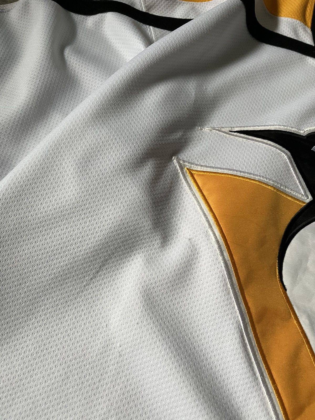 Starter Vintage Pittsburgh 90s hockey jersey white yellow Size US L / EU 52-54 / 3 - 6 Thumbnail