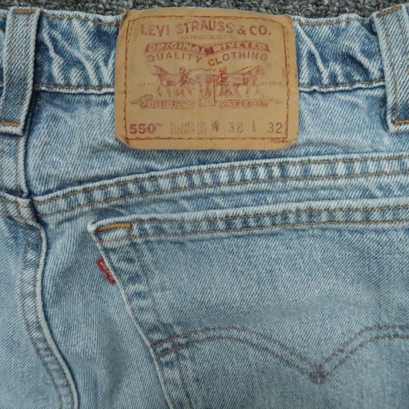 Levi's VINTAGE Levi's 550 Jeans Men 36x32 Denim Blue Relaxed Fit 5-Pocket 90s Y2K Men’s Jeans Reg Size US 36 / EU 52 - 6 Thumbnail