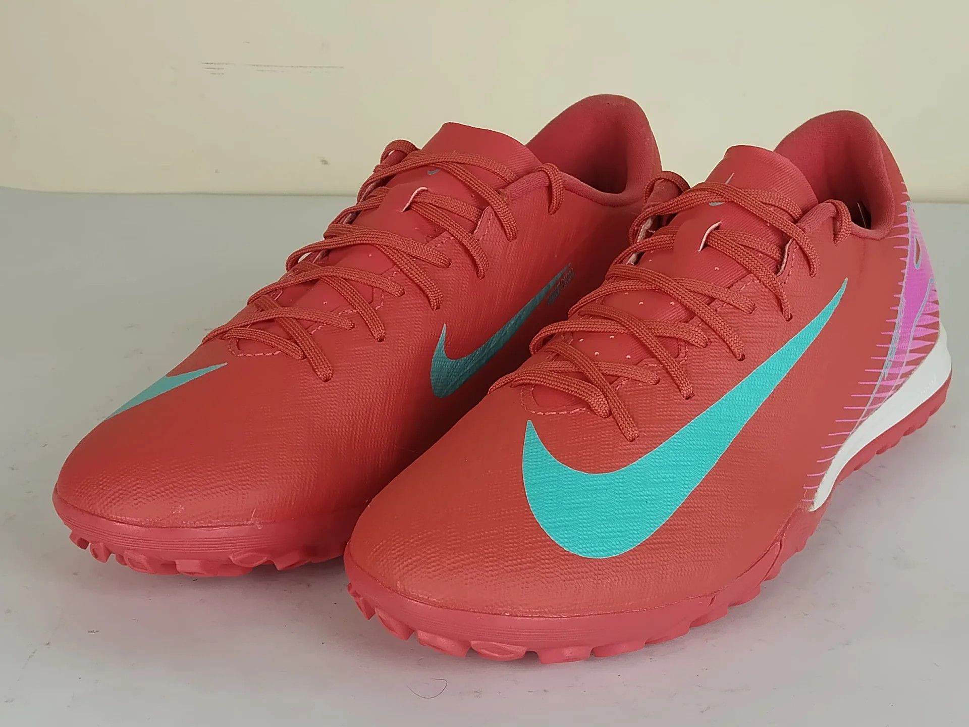 Nike Nike Air Zoom Mercurial Vapor 16 Academy TF Mad Energy Size US 8.5 / EU 41-42 - 3 Thumbnail