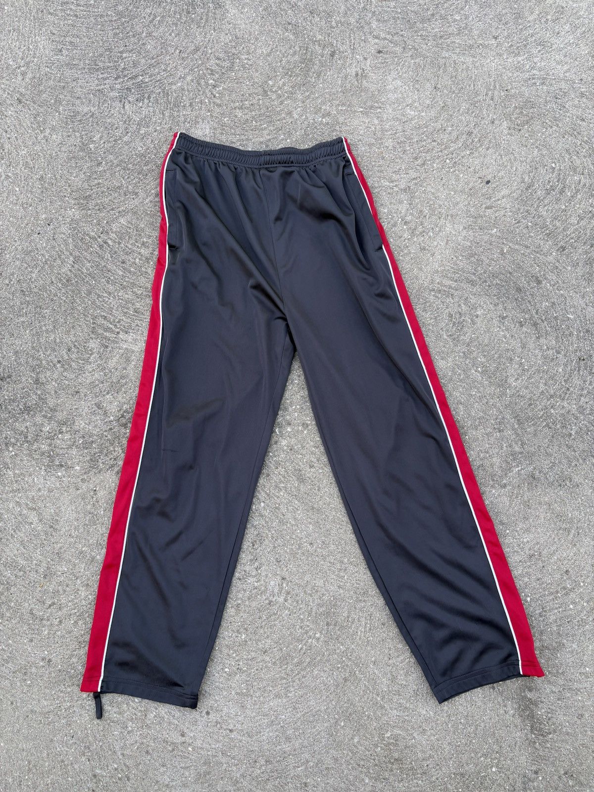 Vintage Vintage Sportswear Sweatpants Streetwear Large Grey Red Size US 34 / EU 50 - 1 Thumbnail