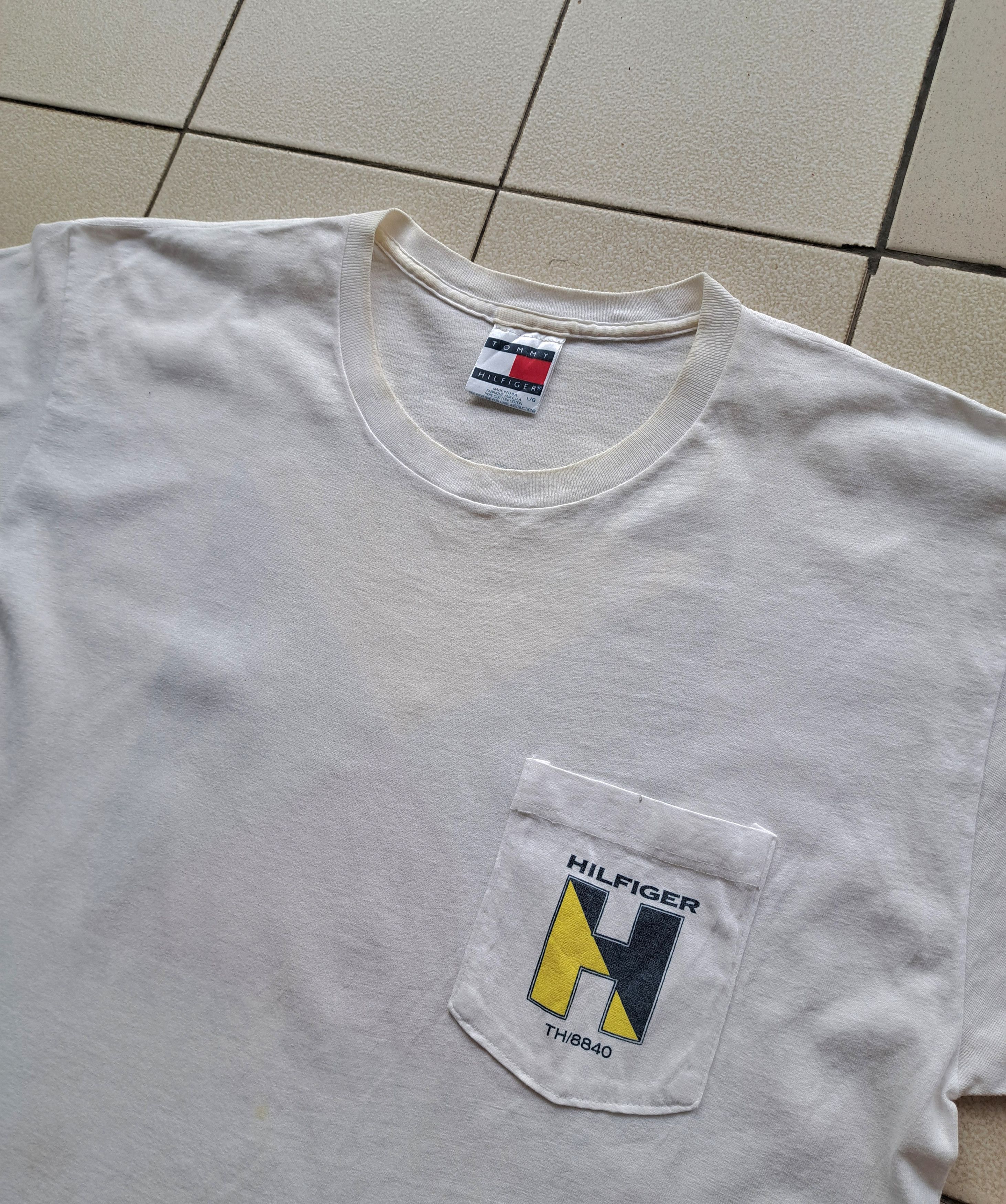 Tommy Hilfiger Vintage 90s Tommy Hilfiger Sailing Gear T-Shirt Size US L / EU 52-54 / 3 - 2 Thumbnail