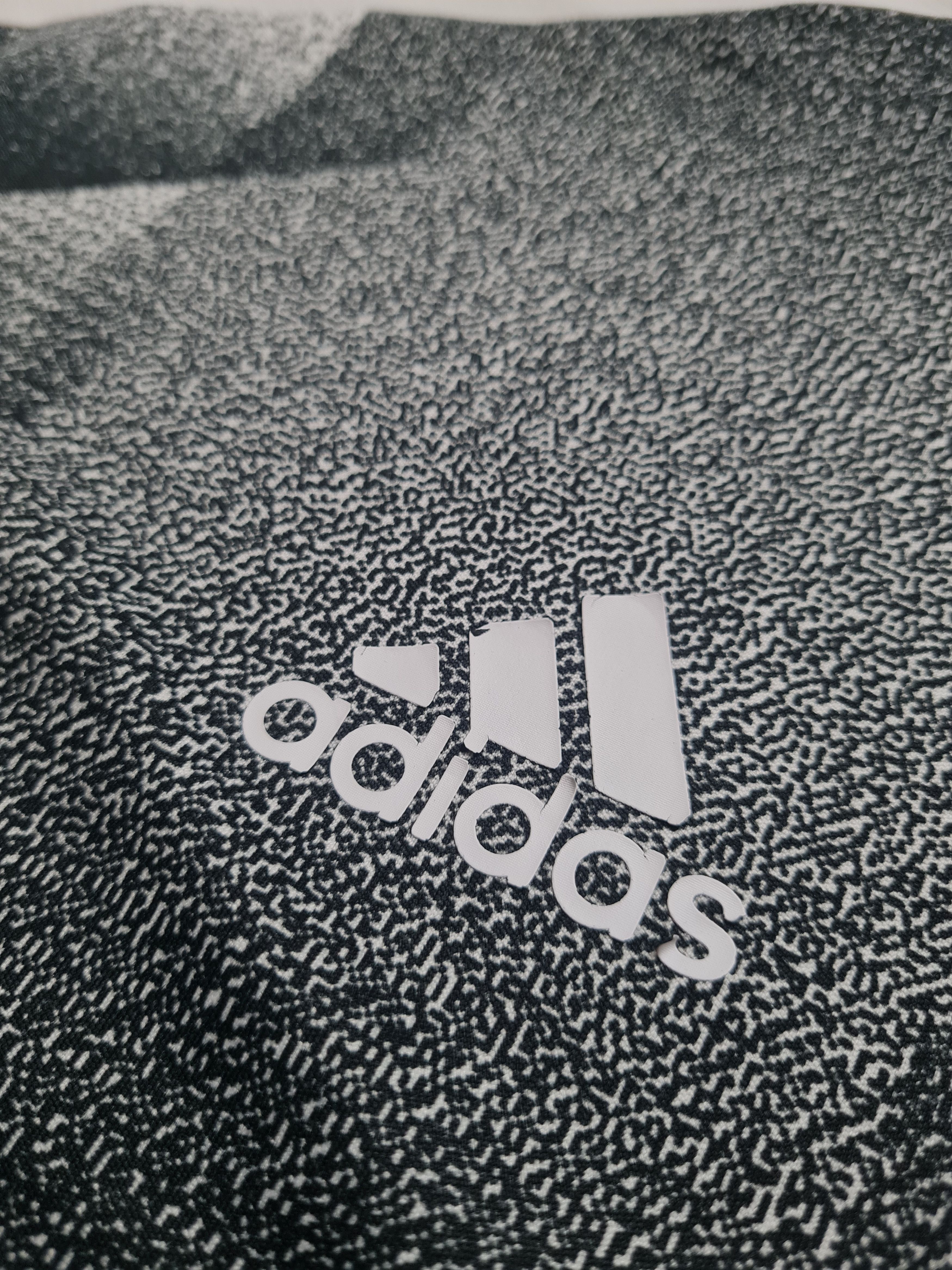 Adidas Football Jersey Adidas Juventus Soccer Shirt Vintage Size US S / EU 44-46 / 1 - 10 Thumbnail