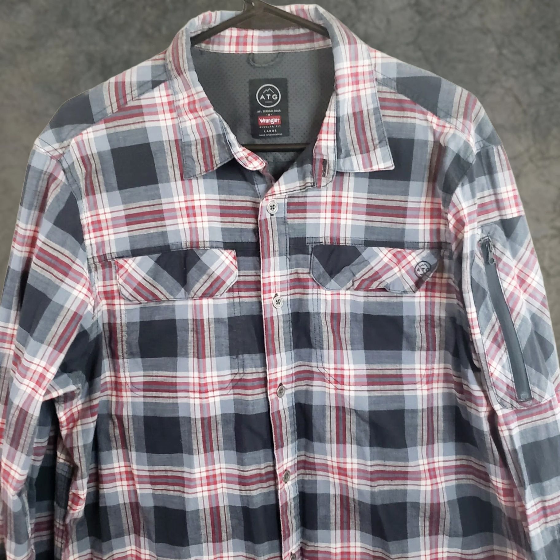 Wrangler VINTAGE Wrangler ATG Mens L Red Grey Button Up Long Sleeve Vented Shirt Plaid Slv Pocket Size US L / EU 52-54 / 3 - 1 Thumbnail
