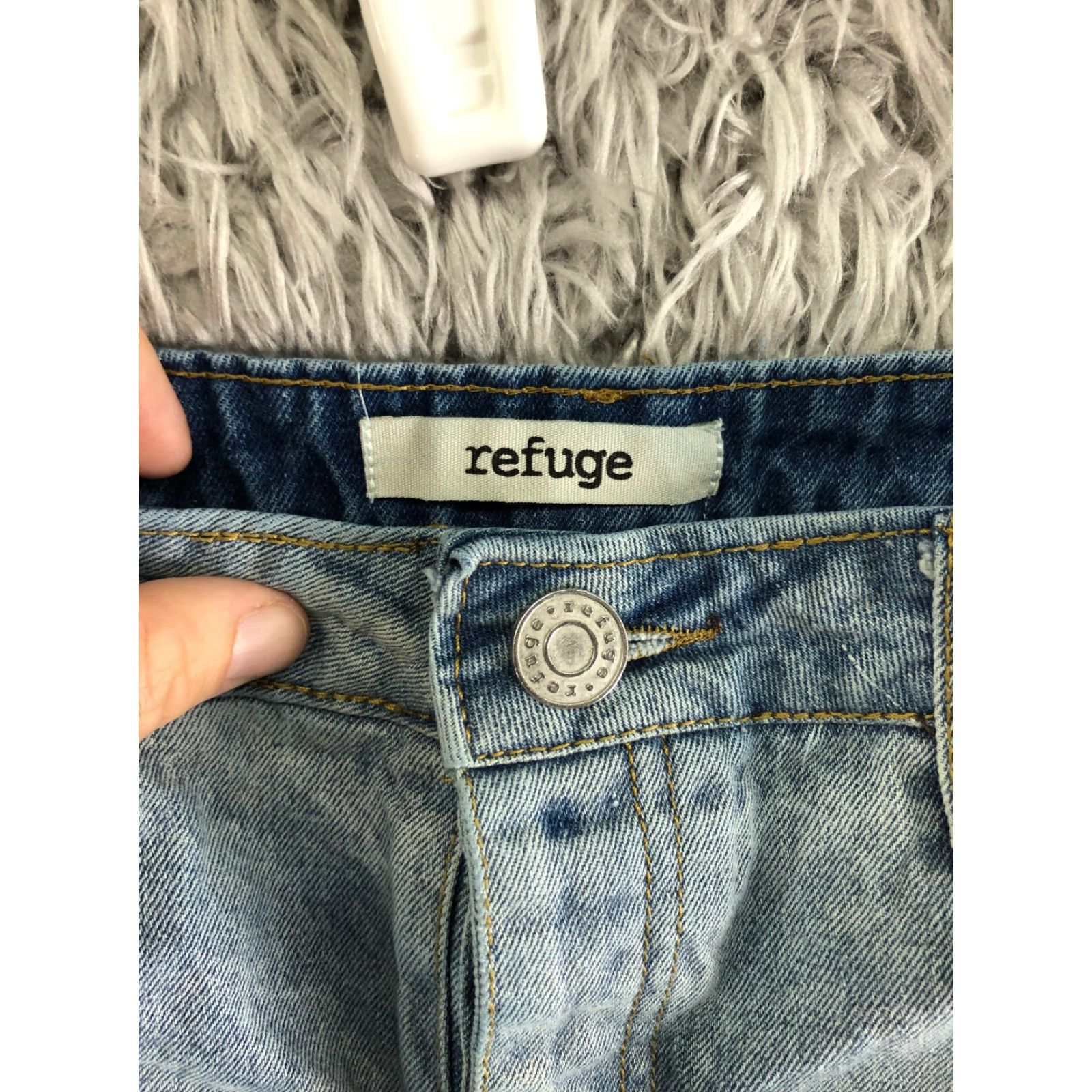 Denime Refuge Button Fly Womens Size 6 Mid Rise Cut-Off Blue Denim Jean Shorts Size 28" / US 6 / IT 42 - 7 Thumbnail