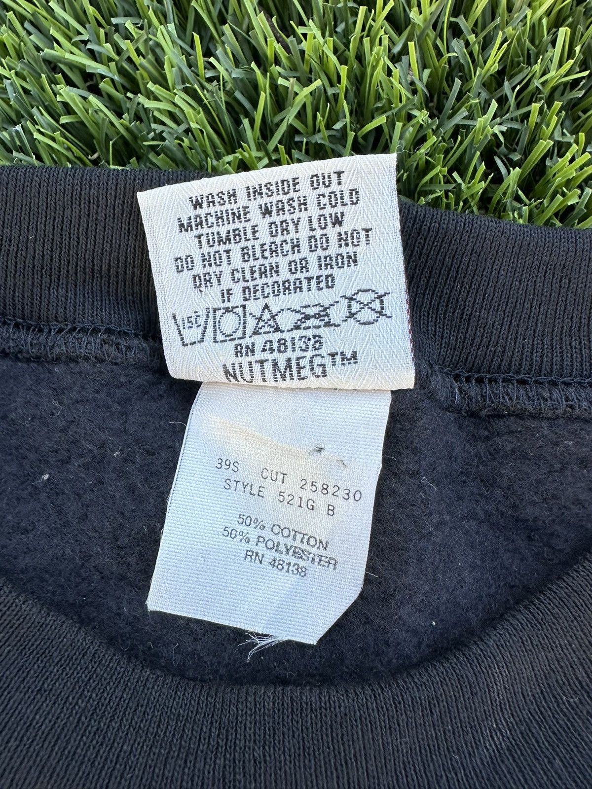 Nutmeg Vintage Nutmeg 90s black Carolina Panthers crewneck size L Size US L / EU 52-54 / 3 - 6 Thumbnail