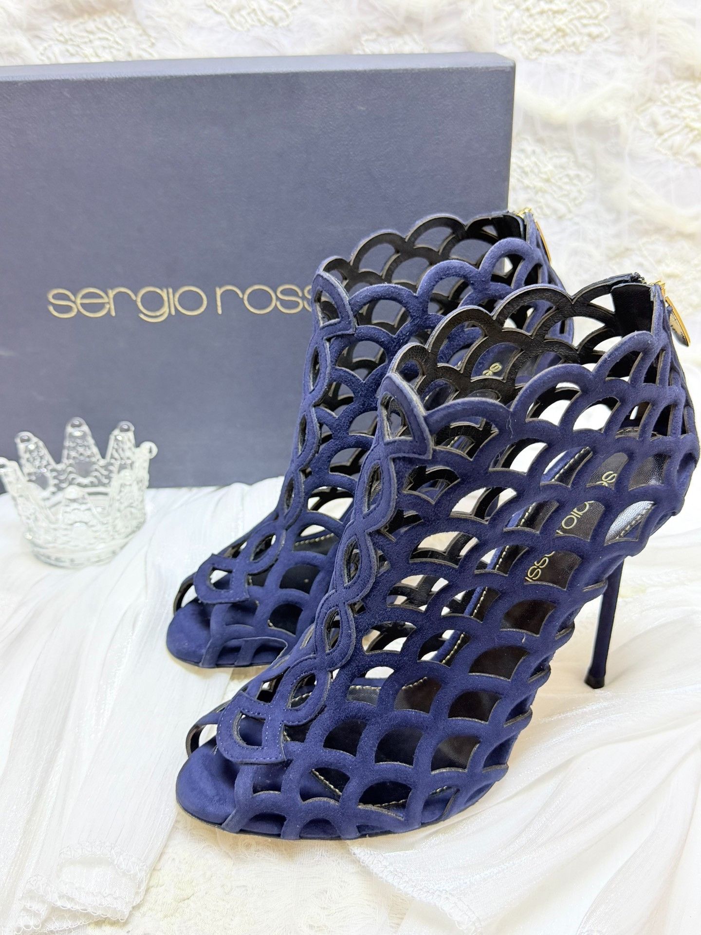 Sergio Rossi Sergio Rossi Gold Sandals us_6 Women Size US 6 / IT 36 - 1 Thumbnail