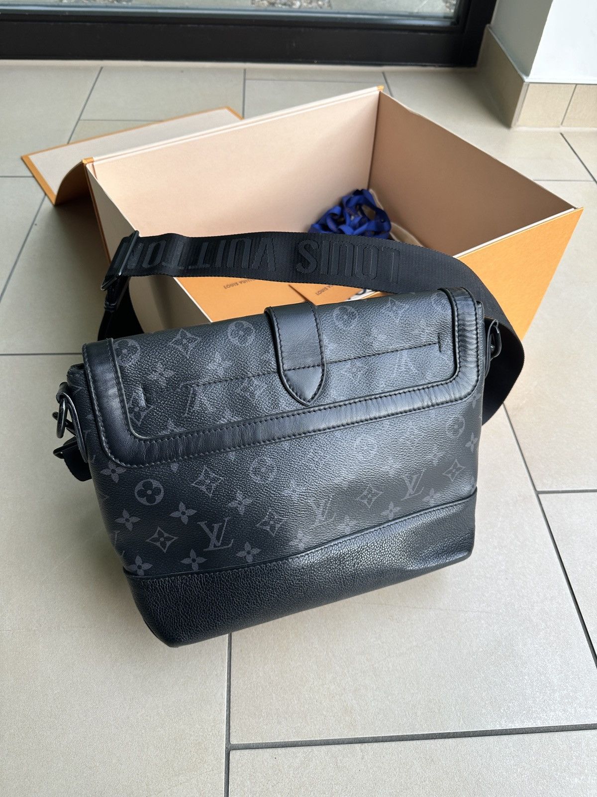 Louis Vuitton Louis Vuitton Messenger Shoulder Bag Saumur Eclipse Size ONE SIZE - 4 Thumbnail