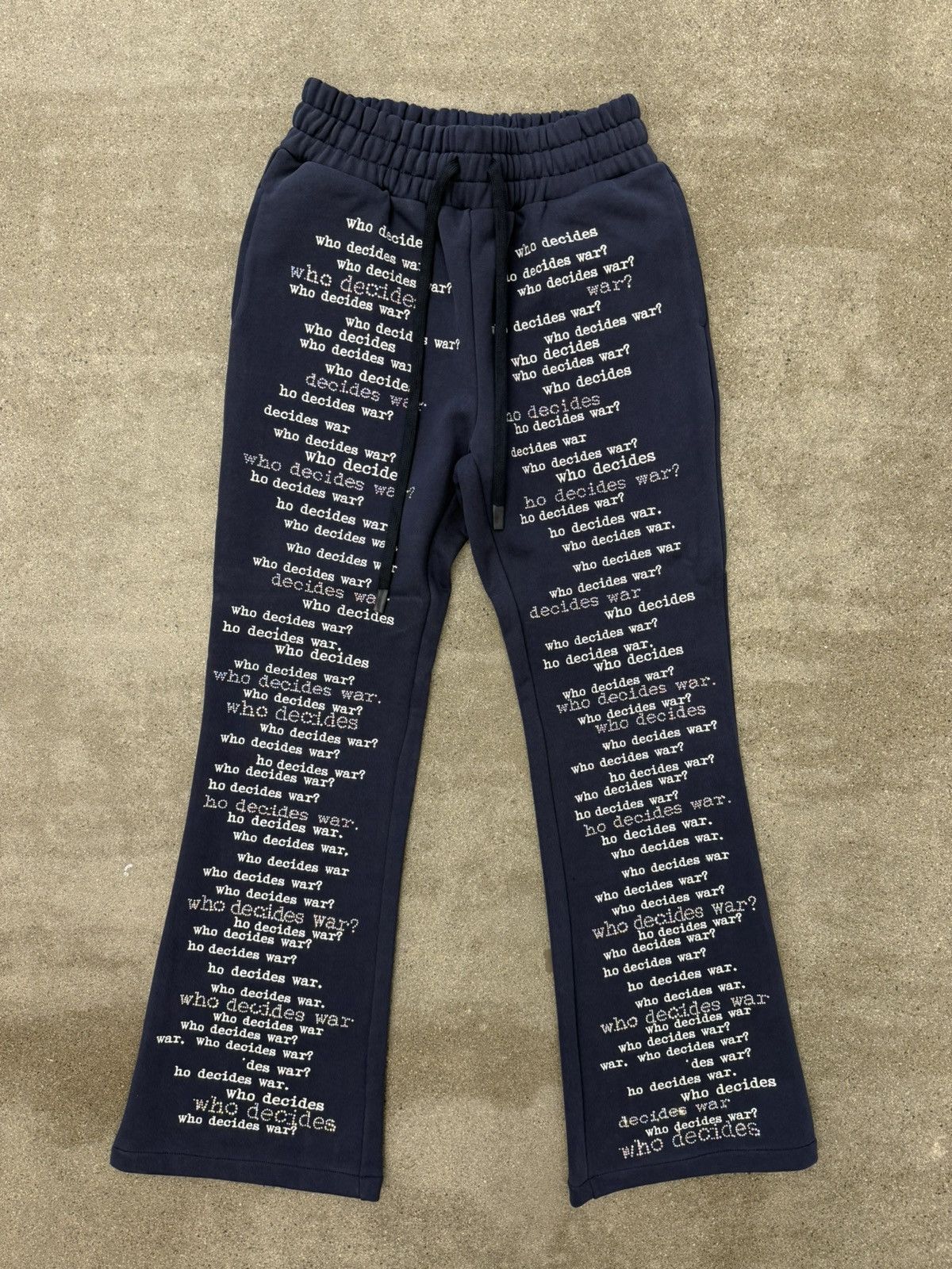 Who Decides War Who Decides War WDW Scripture Sweatpants Size US 32 / EU 48 - 1 Thumbnail