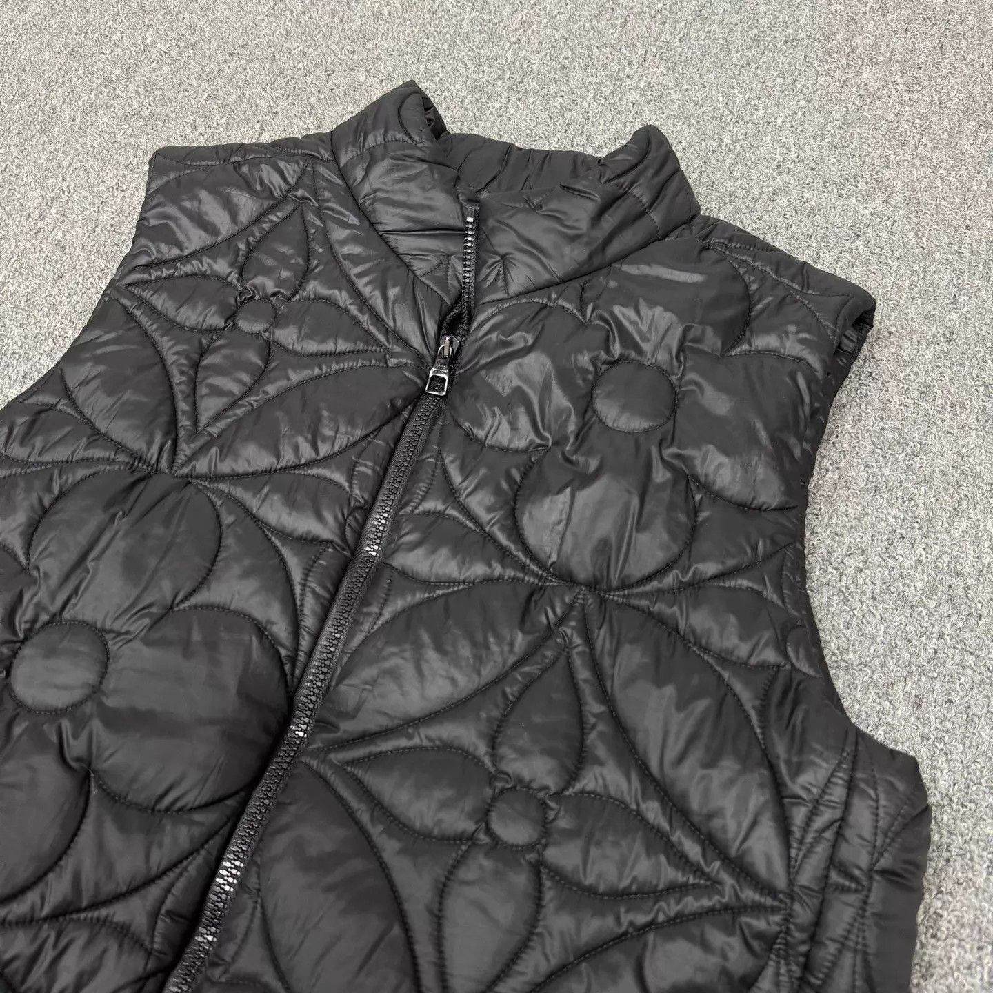Louis Vuitton LV Black Monogram Empreinte Vest 48 Inner Hole Size US M / EU 48-50 / 2 - 3 Thumbnail
