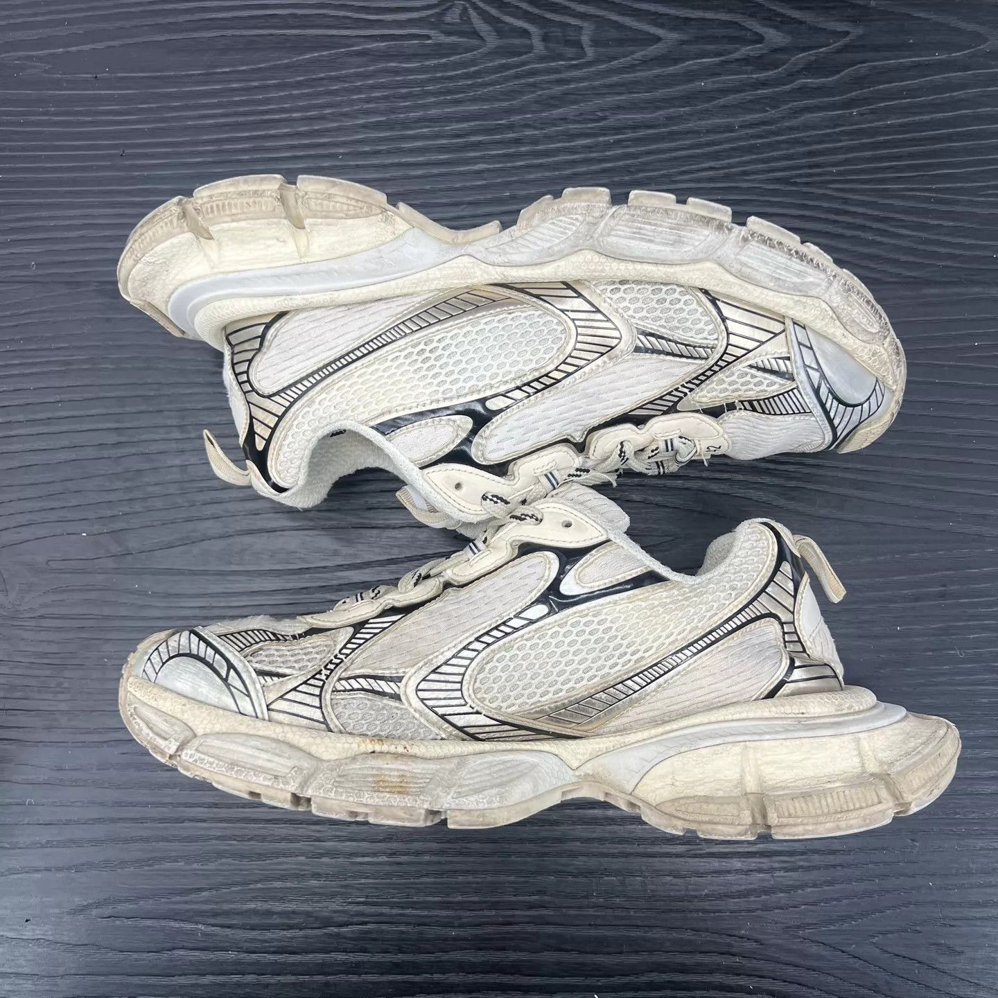 Balenciaga Balenciaga 3XL Champagne Gold 42 Original Box & Accessories Size US 9 / EU 42 - 2 Thumbnail