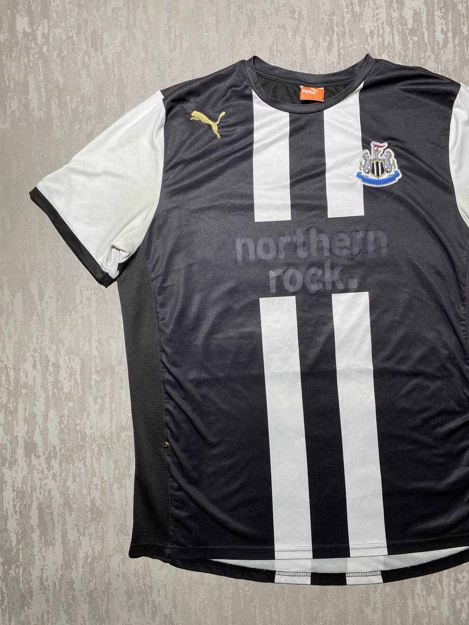 Puma × Vintage Vintage Newcastle United Home Kit 2011/12 Puma Jersey Size US XL / EU 56 / 4 - 2 Thumbnail