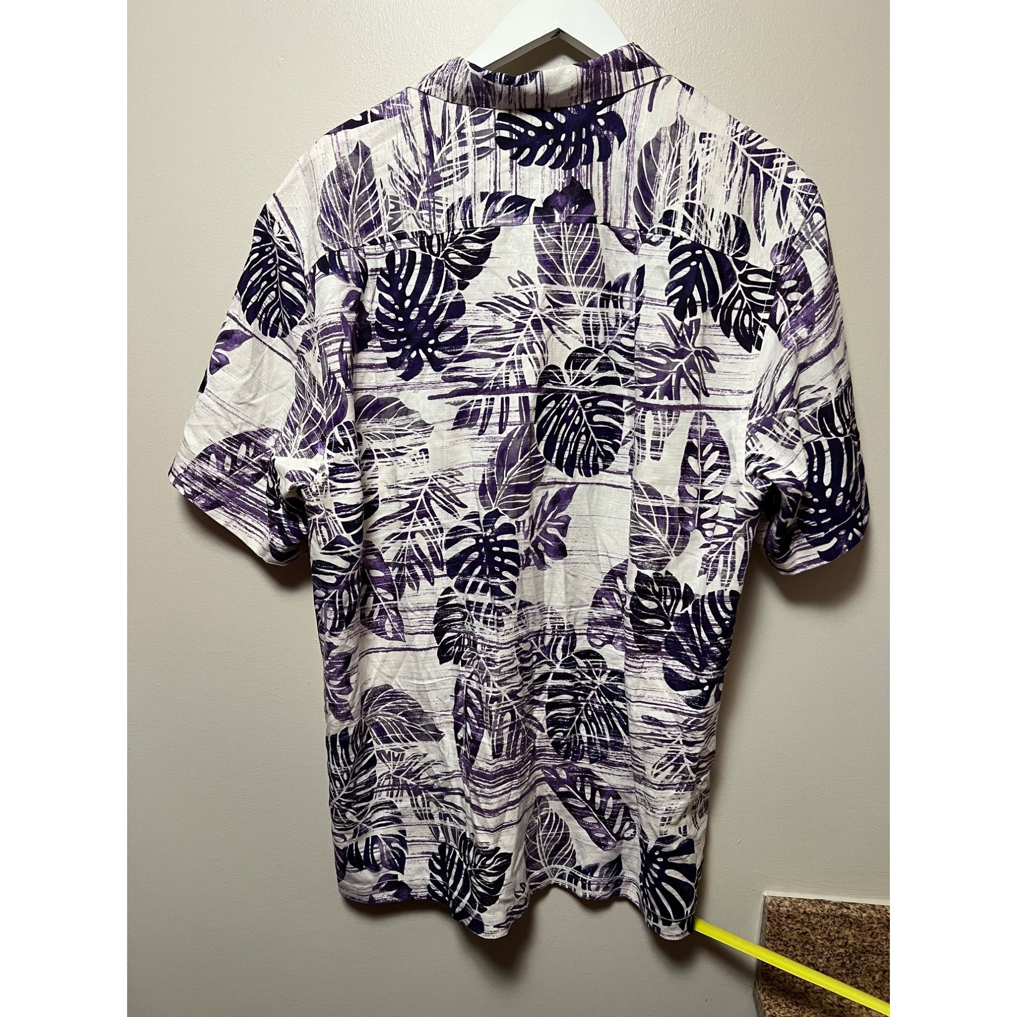 Tommy Bahama Tommy Bahama 100% Silk Colorado Rockies Short Sleeve Button Size US L / EU 52-54 / 3 - 5 Thumbnail