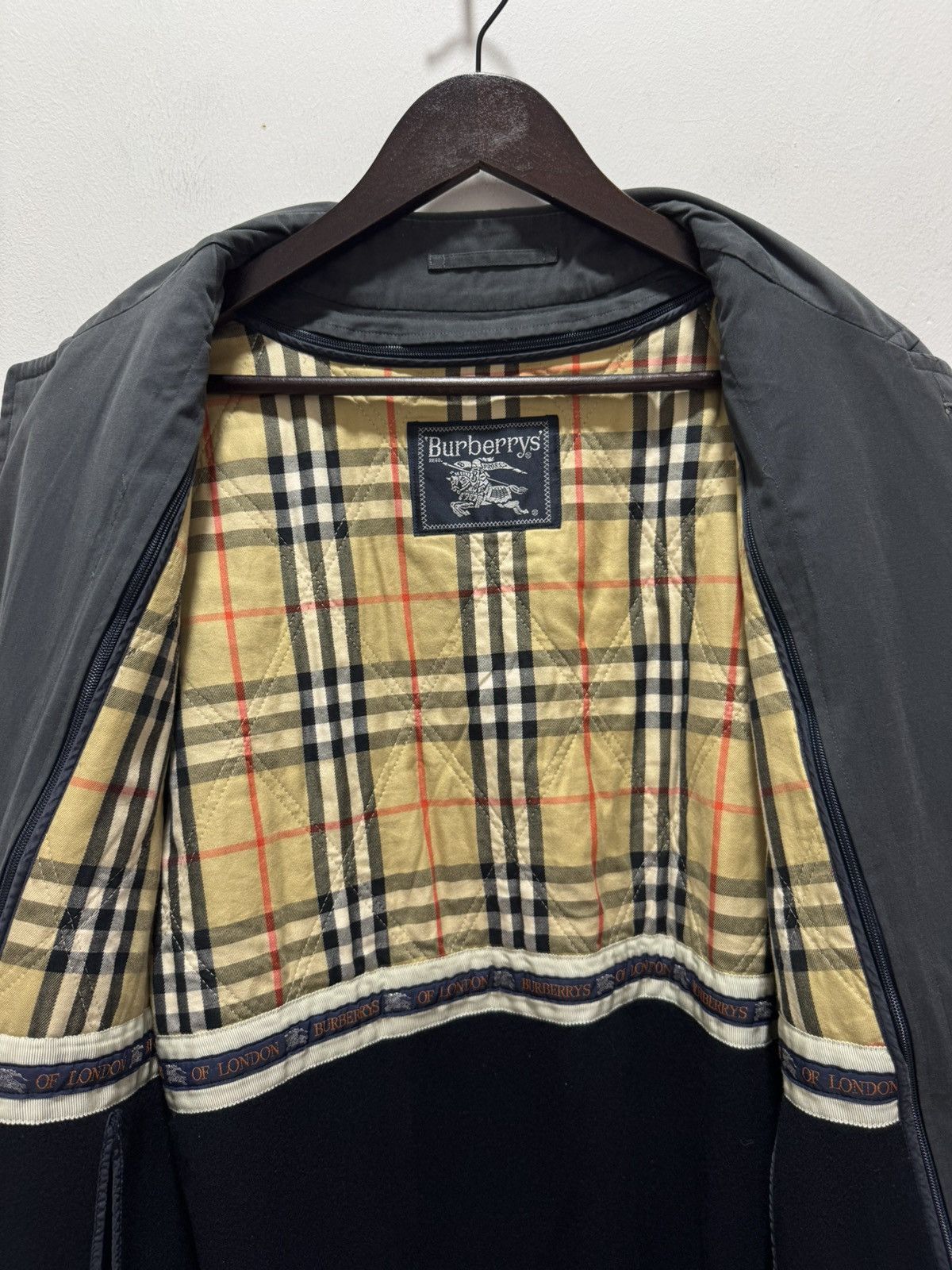 Burberry VINTAGE BURBERRY NOVA CHECK TRENCH COAT Size US S / EU 44-46 / 1 - 10 Thumbnail