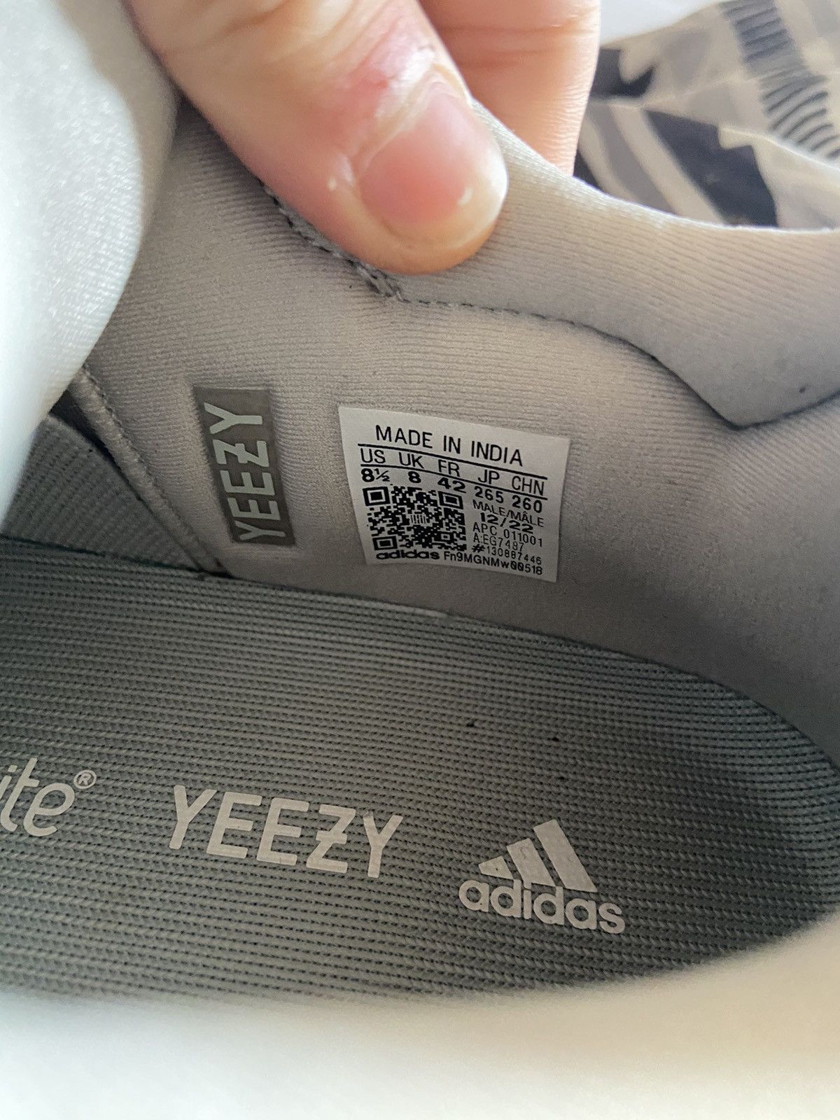 Adidas × Yeezy Yeezy Boost 700 salts Size US 8.5 / EU 41-42 - 6 Thumbnail