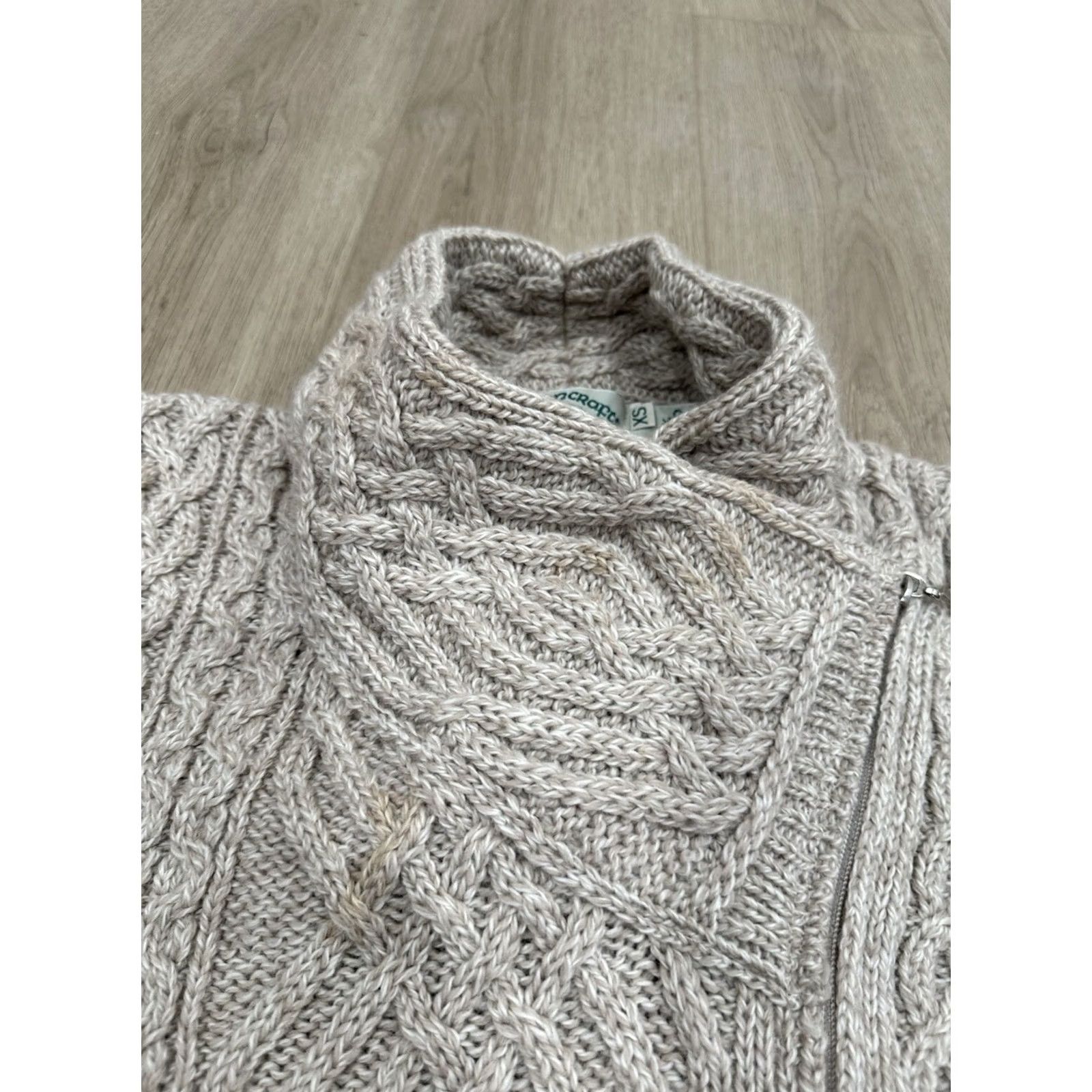 Vintage NWT Aran Crafts Sweater XS Women's 100% Merino Wool Cable-Knit Full Zip Tan NWT Aran Crafts Size XS / US 0-2 / IT 36-38 - 7 Thumbnail
