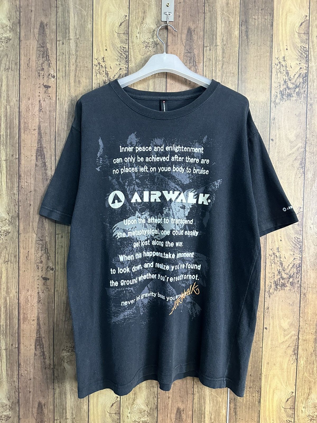 Airwalk Vintage Y2k Airwalk Skate Faded Tshirt A402 Size US L / EU 52-54 / 3 - 1 Thumbnail