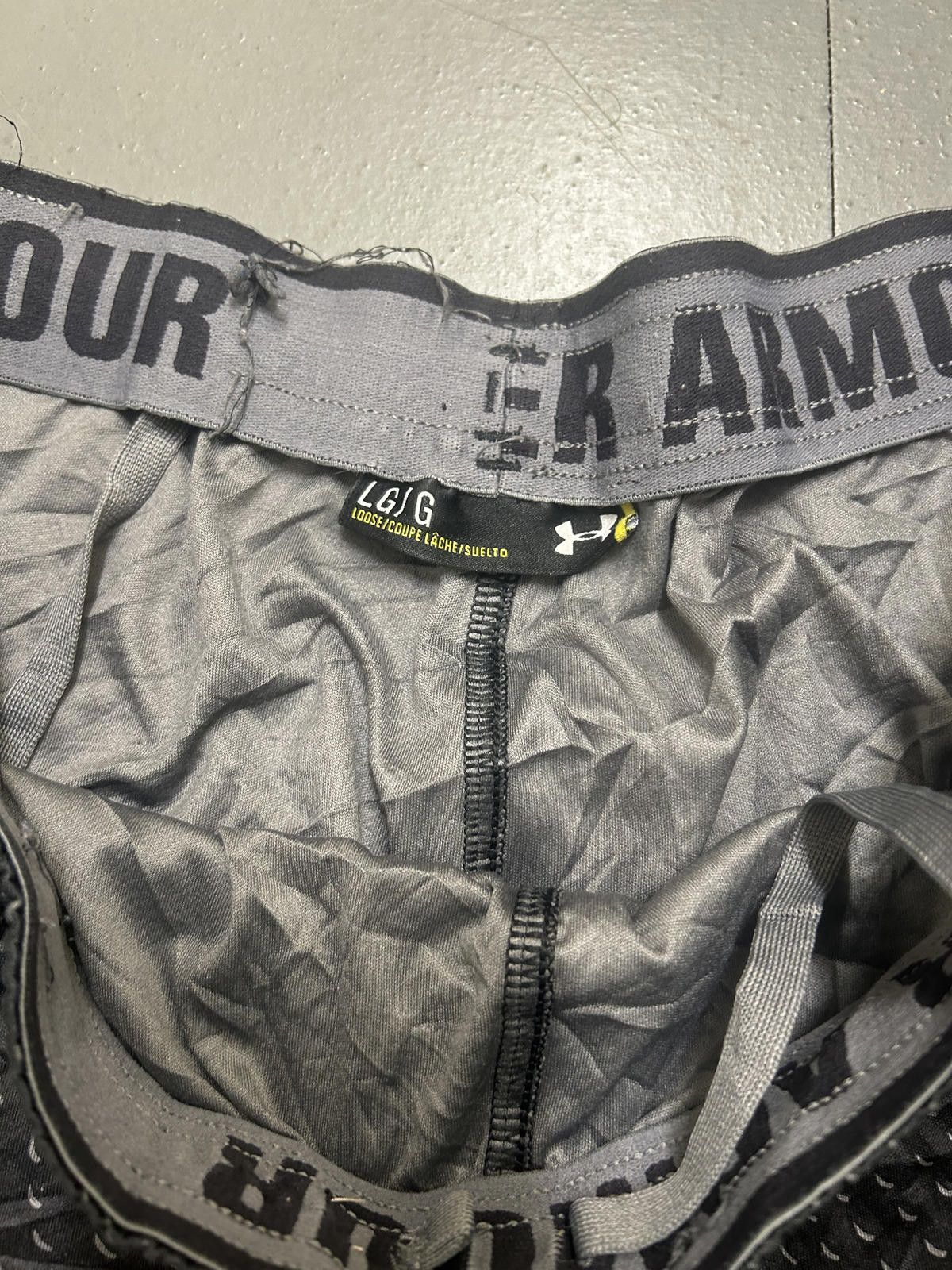 Under Armour Under Armour Men's Black Mesh Training Shorts Size US 34 / EU 50 - 2 Thumbnail