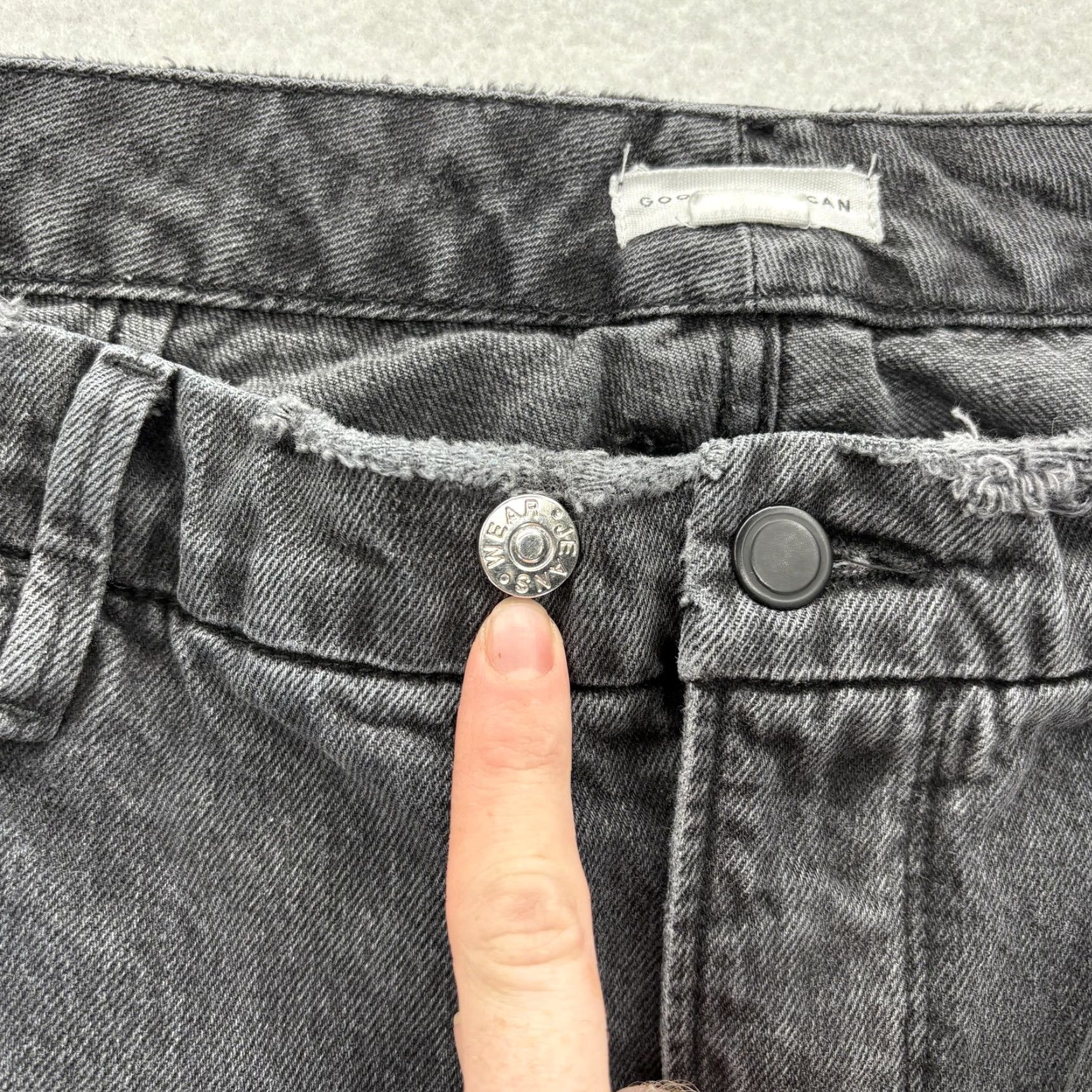 Good American Good American Good Heritage Icon Jeans Womens 16 Gray Denim Pants High Rise Relaxed 5-Pocket Pockets Zip Button Plus Size 26 in Inseam 26 in XS? Size 38" / US 16 / IT 52 - 4 Thumbnail