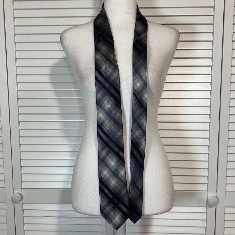 Calvin Klein Calvin Klein Gray Plaid Silk Wide Classic Men Necktie 59 ½” Size ONE SIZE - 2 Thumbnail