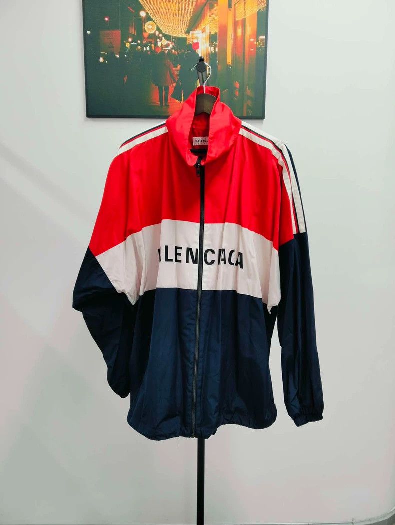 Balenciaga Balenciaga size 36 White and red assault jacket 2501-Nextar Size US M / EU 48-50 / 2 - 1 Thumbnail