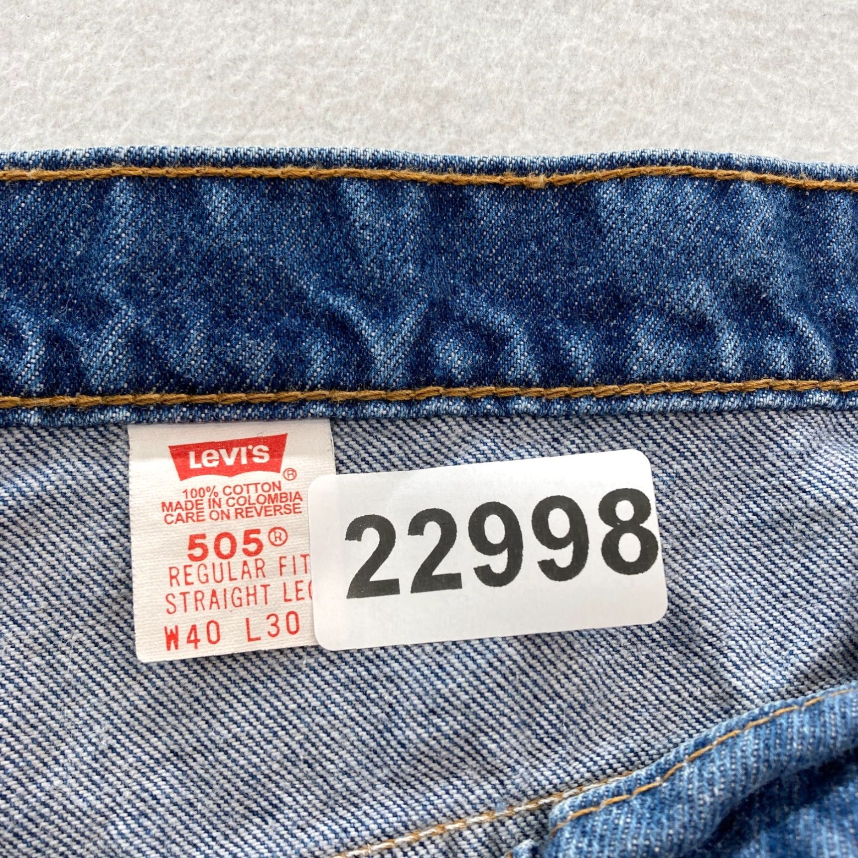 Levi's VINTAGE Levi's 505 Jeans Mens 40x27 Regular Fit Straight Leg Blue Denim 1998 90s Size US 40 / EU 56 - 4 Thumbnail